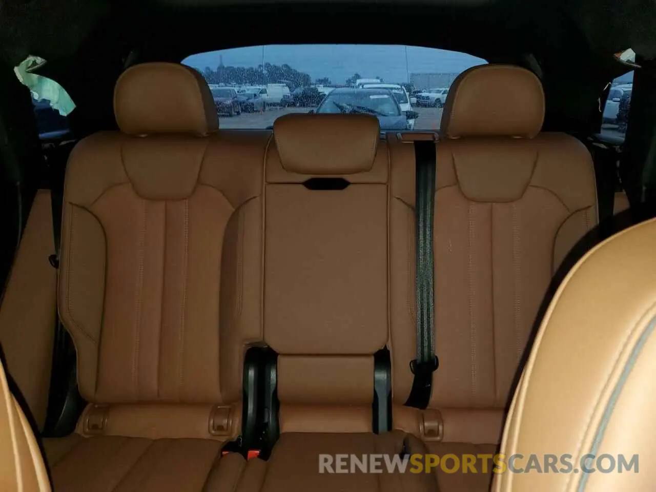 10 fotografías del automóvil dañado WA1BAAFY1M2085489 AUDI Q5 2021