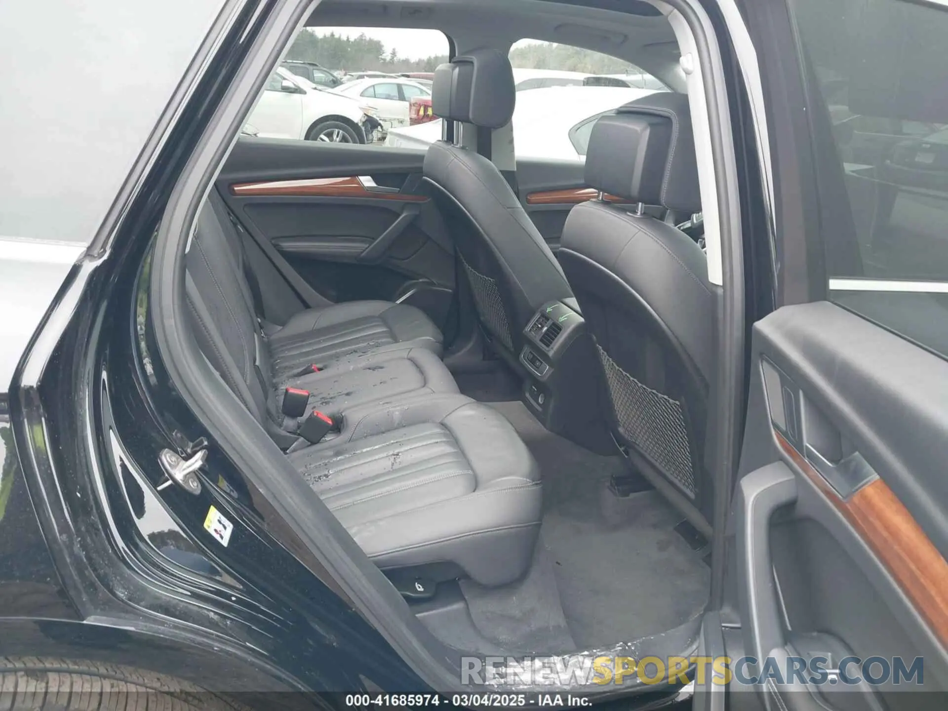 8 fotografías del automóvil dañado WA1BAAFY1M2113680 AUDI Q5 2021