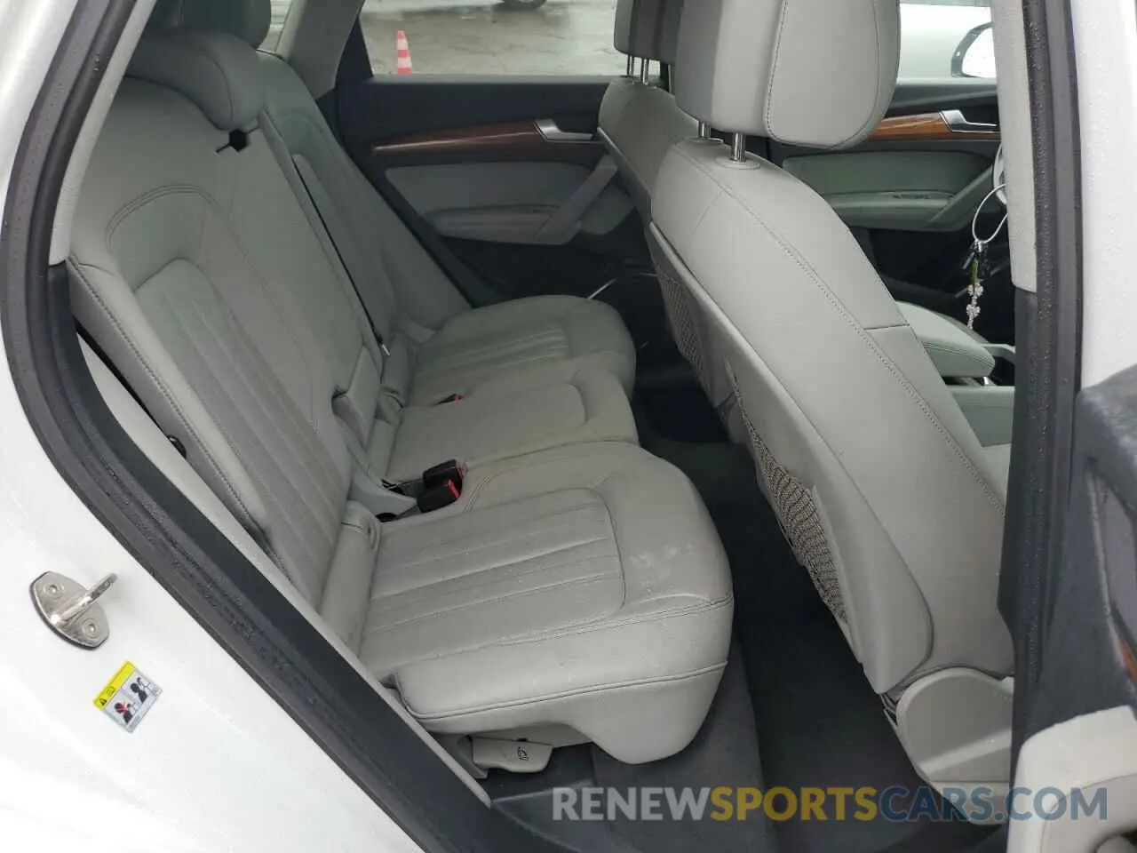 11 fotografías del automóvil dañado WA1BAAFY2M2106897 AUDI Q5 2021