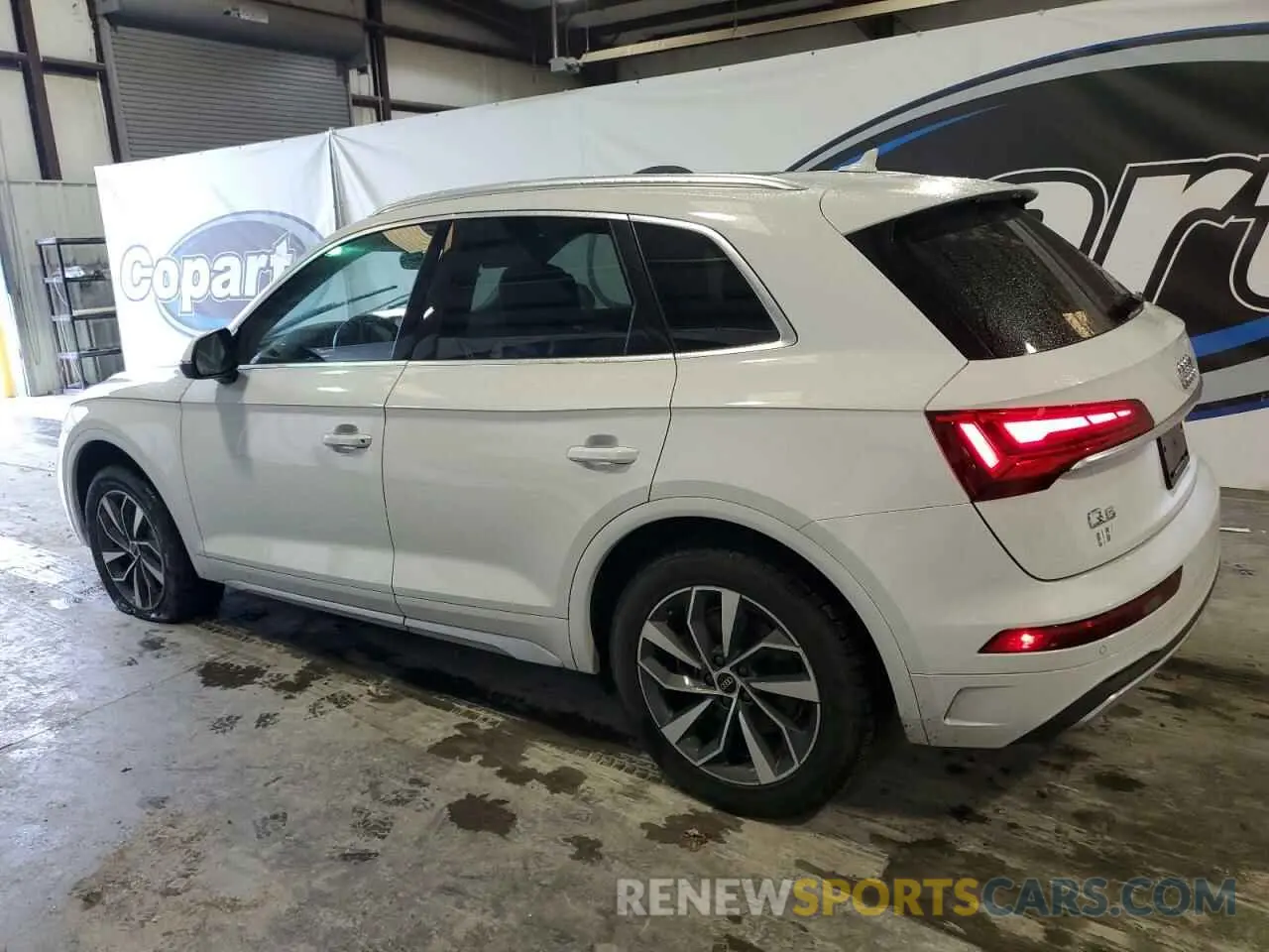 2 fotografías del automóvil dañado WA1BAAFY2M2106897 AUDI Q5 2021