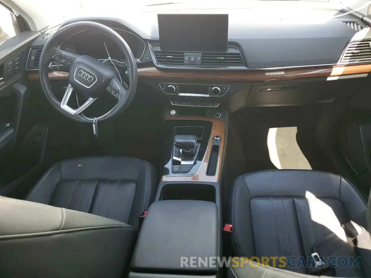 8 fotografías del automóvil dañado WA1BAAFY4M2017932 AUDI Q5 2021