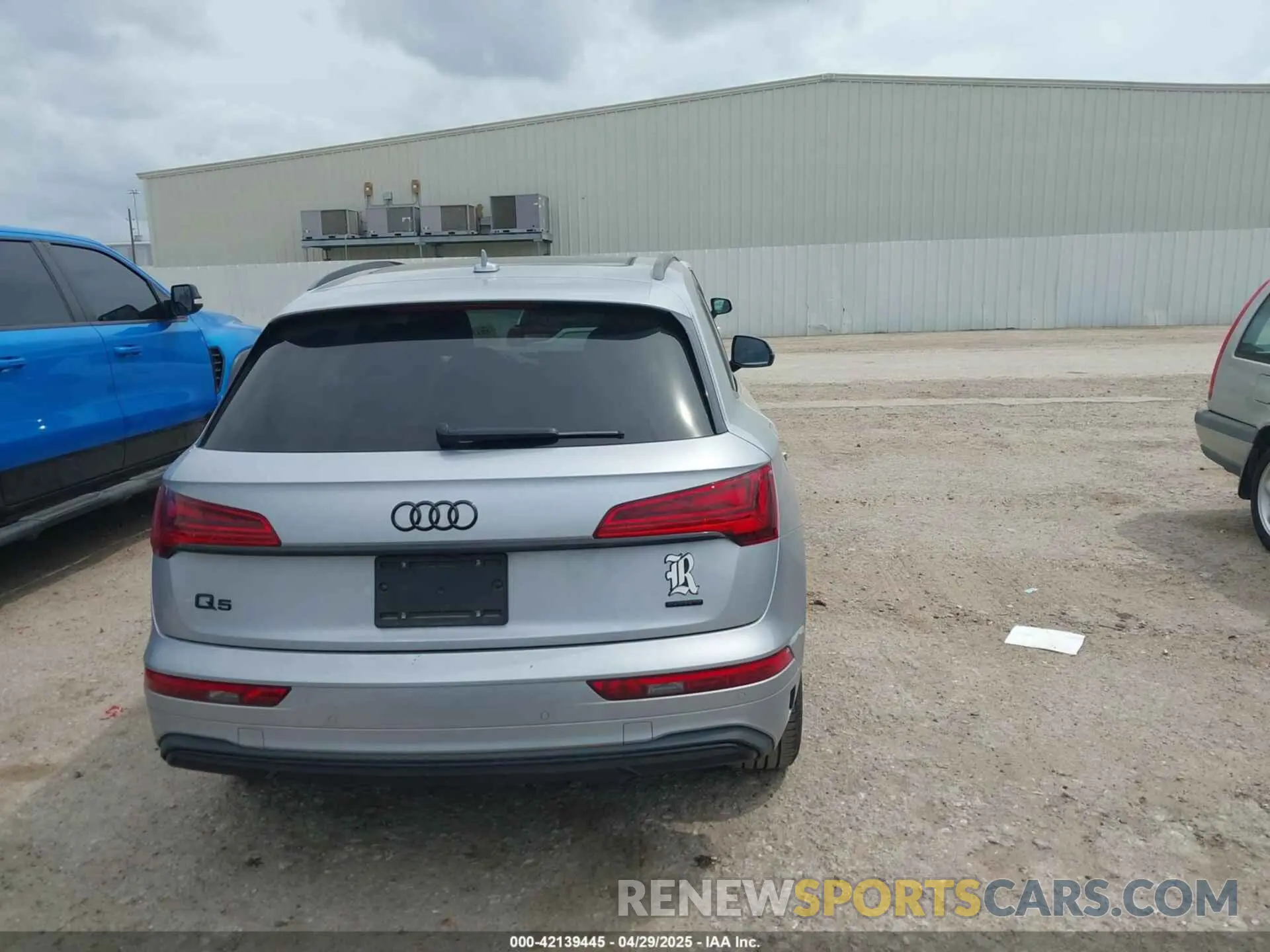 16 fotografías del automóvil dañado WA1BAAFY4M2065706 AUDI Q5 2021