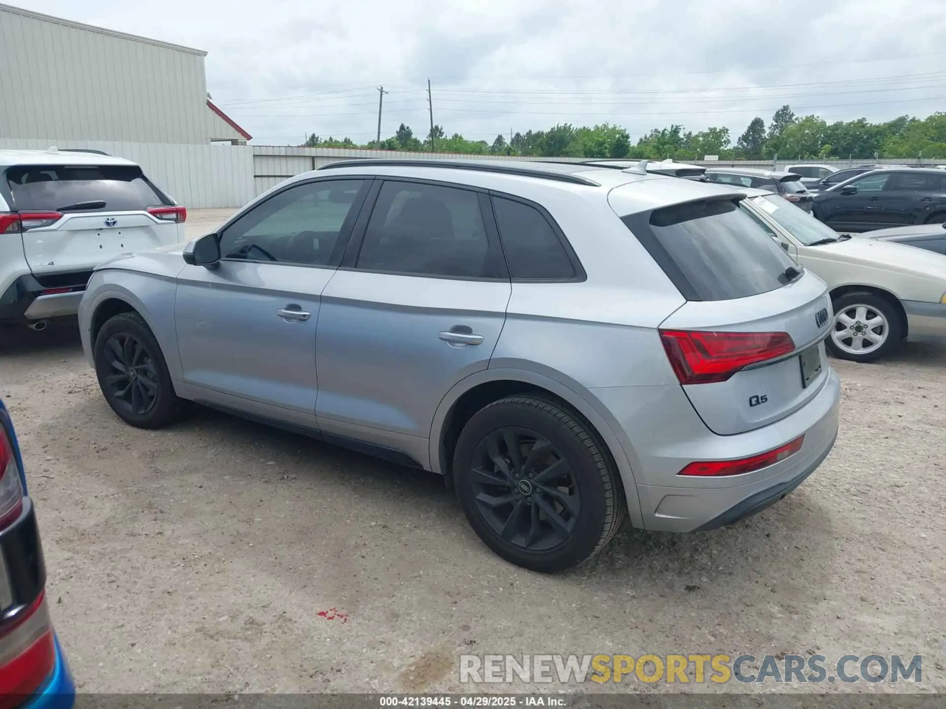 3 fotografías del automóvil dañado WA1BAAFY4M2065706 AUDI Q5 2021