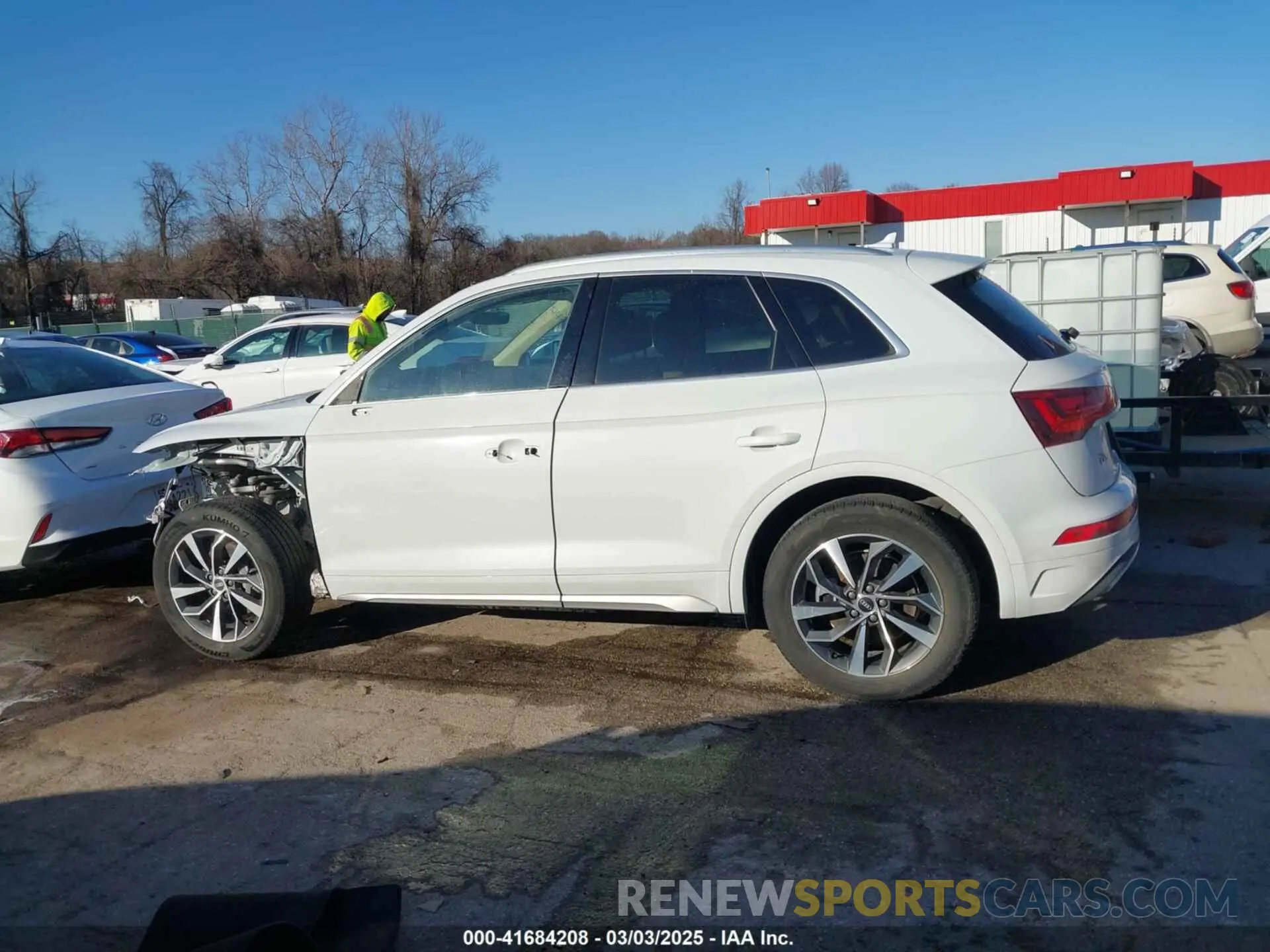 14 fotografías del automóvil dañado WA1BAAFY4M2082103 AUDI Q5 2021