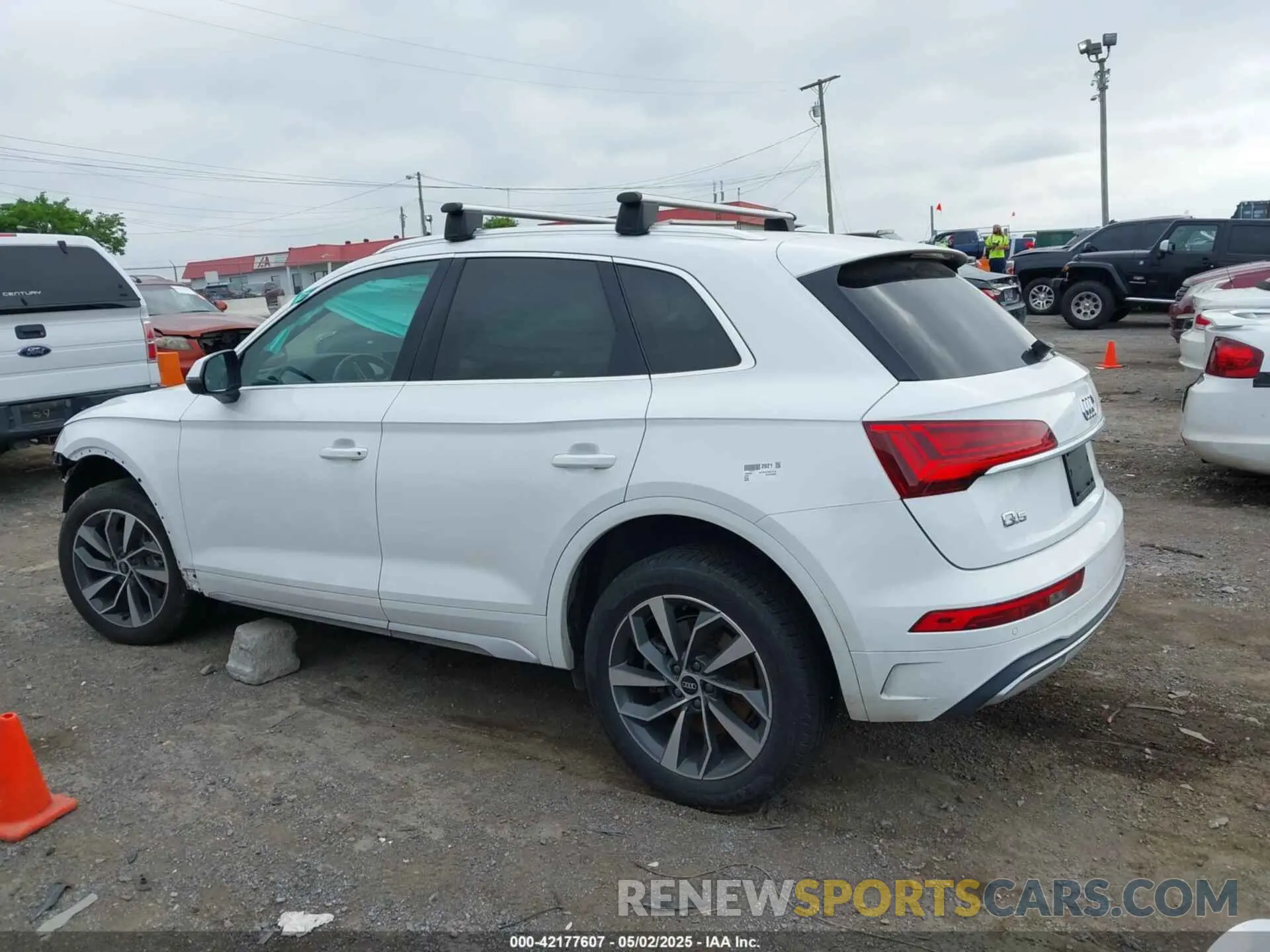 15 fotografías del automóvil dañado WA1BAAFY4M2119148 AUDI Q5 2021