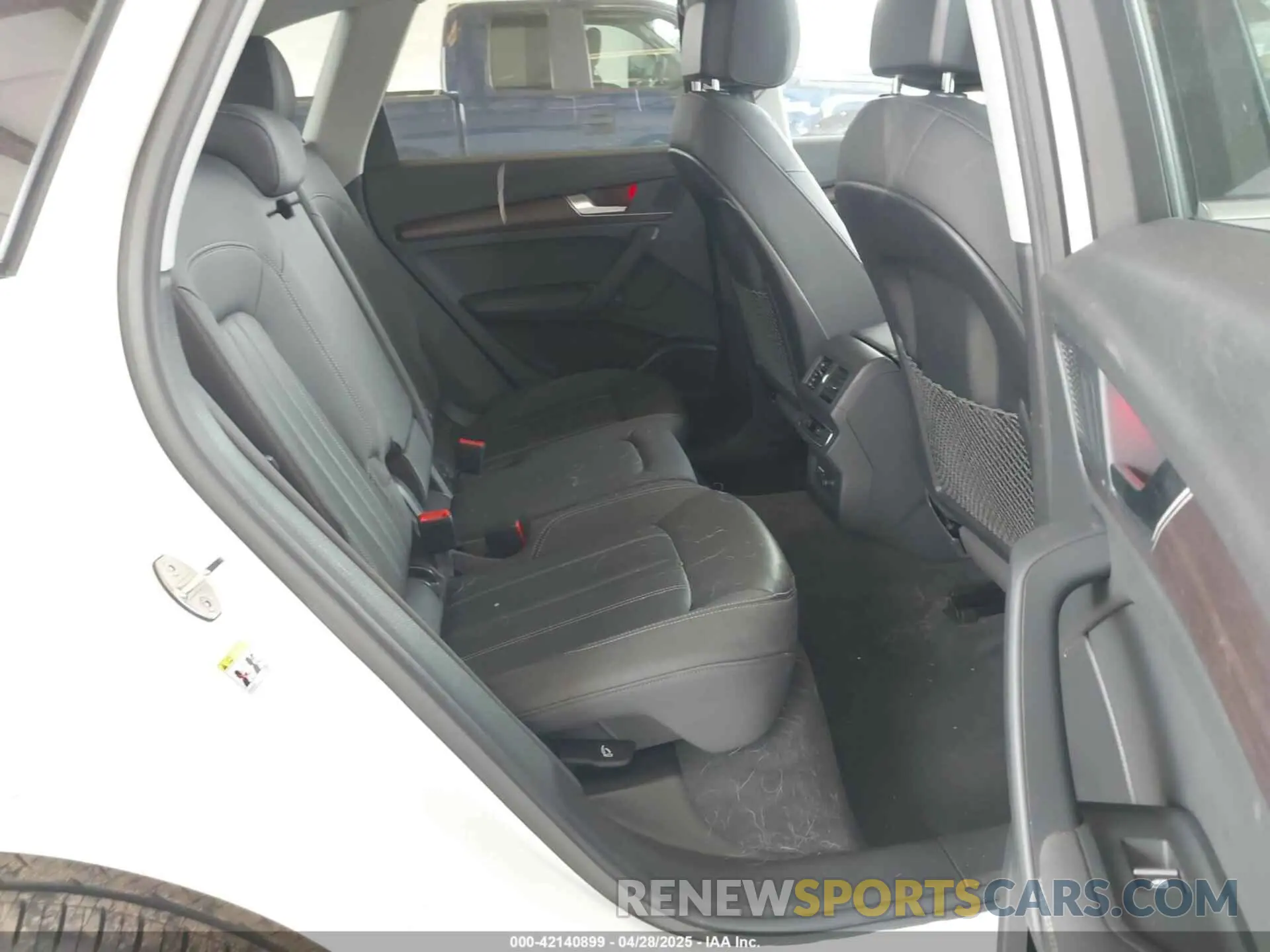 8 fotografías del automóvil dañado WA1BAAFY5M2004171 AUDI Q5 2021