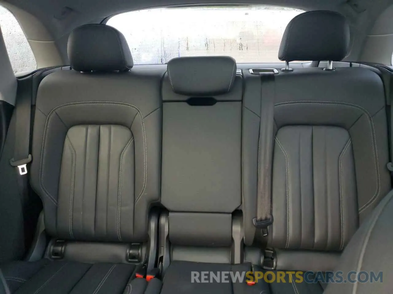 10 fotografías del automóvil dañado WA1BAAFY5M2063415 AUDI Q5 2021