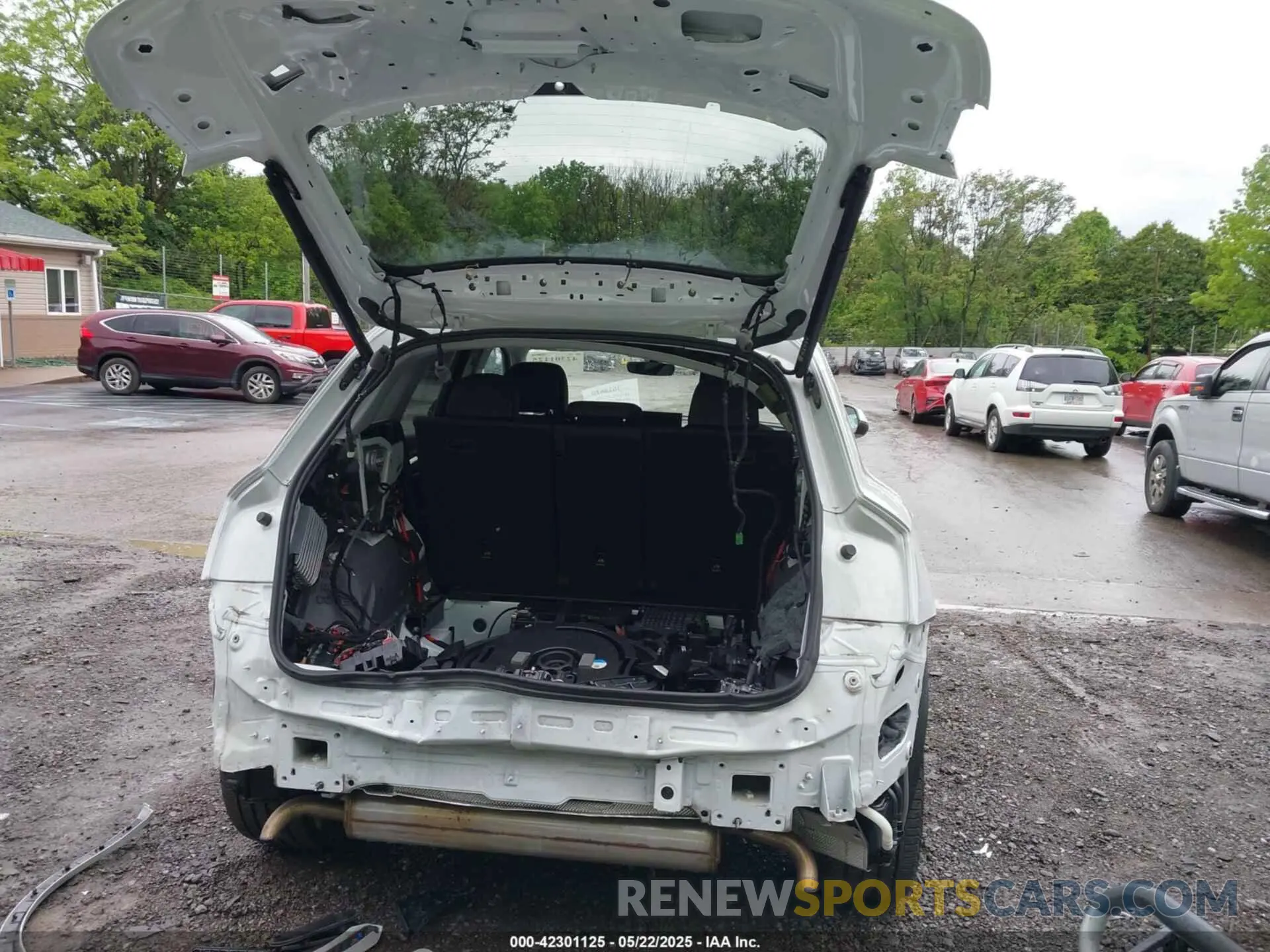 17 fotografías del automóvil dañado WA1BAAFY5M2063446 AUDI Q5 2021