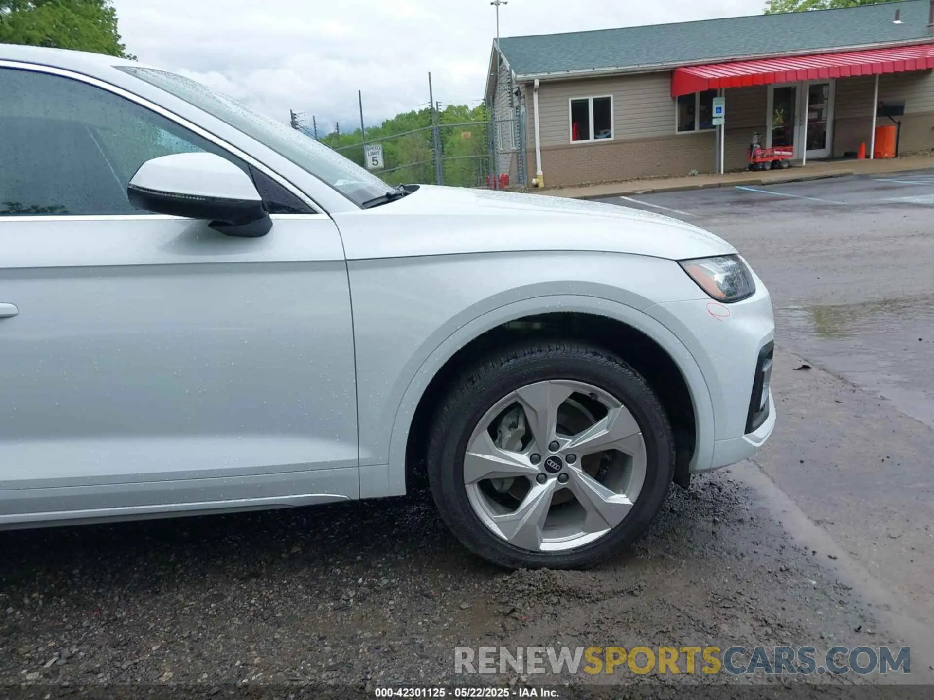 19 fotografías del automóvil dañado WA1BAAFY5M2063446 AUDI Q5 2021