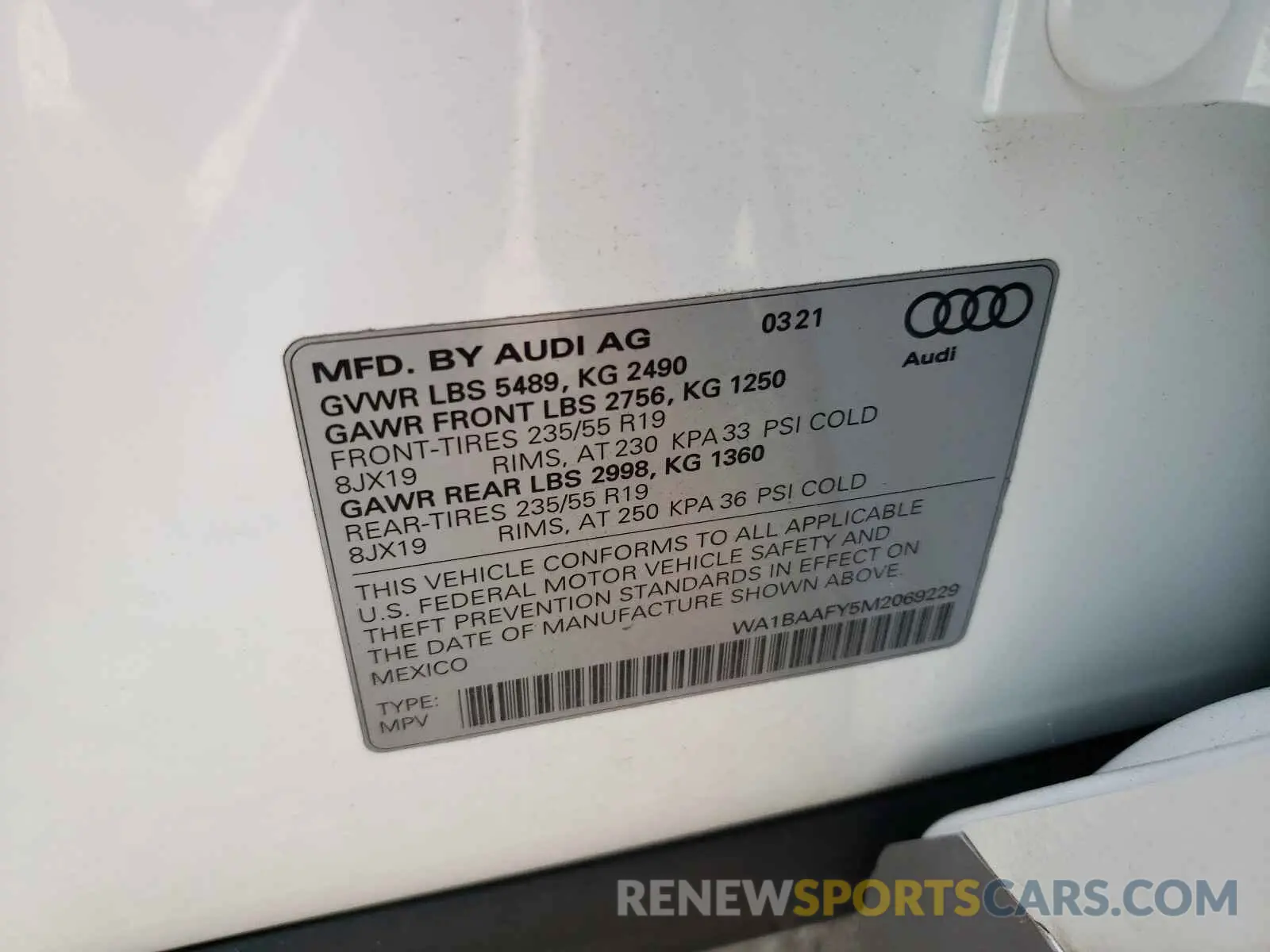 10 fotografías del automóvil dañado WA1BAAFY5M2069229 AUDI Q5 2021