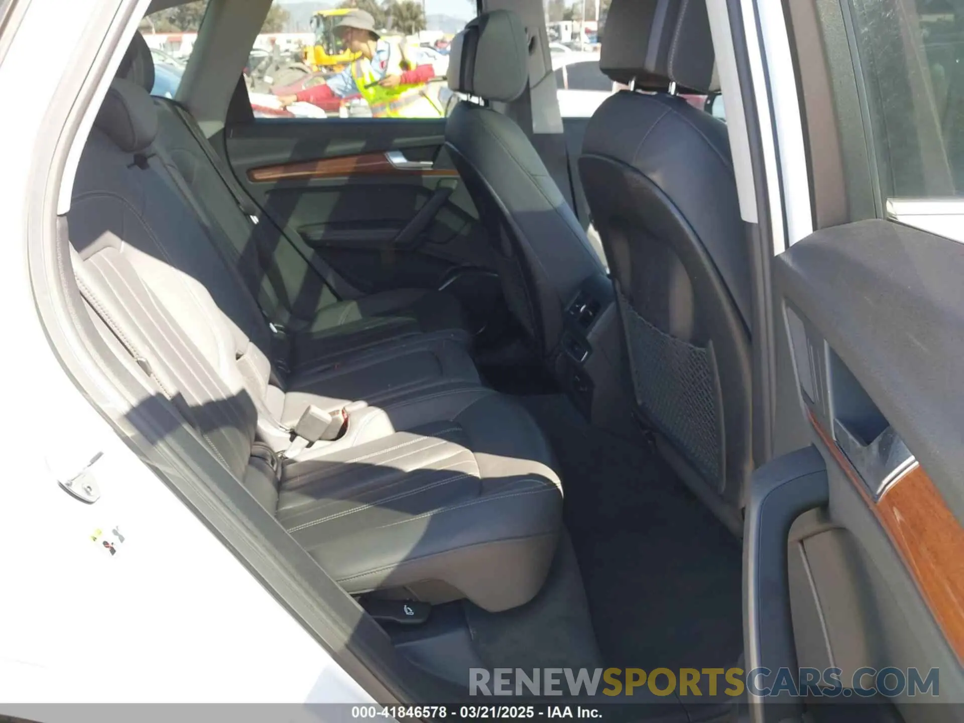 8 fotografías del automóvil dañado WA1BAAFY6M2113867 AUDI Q5 2021