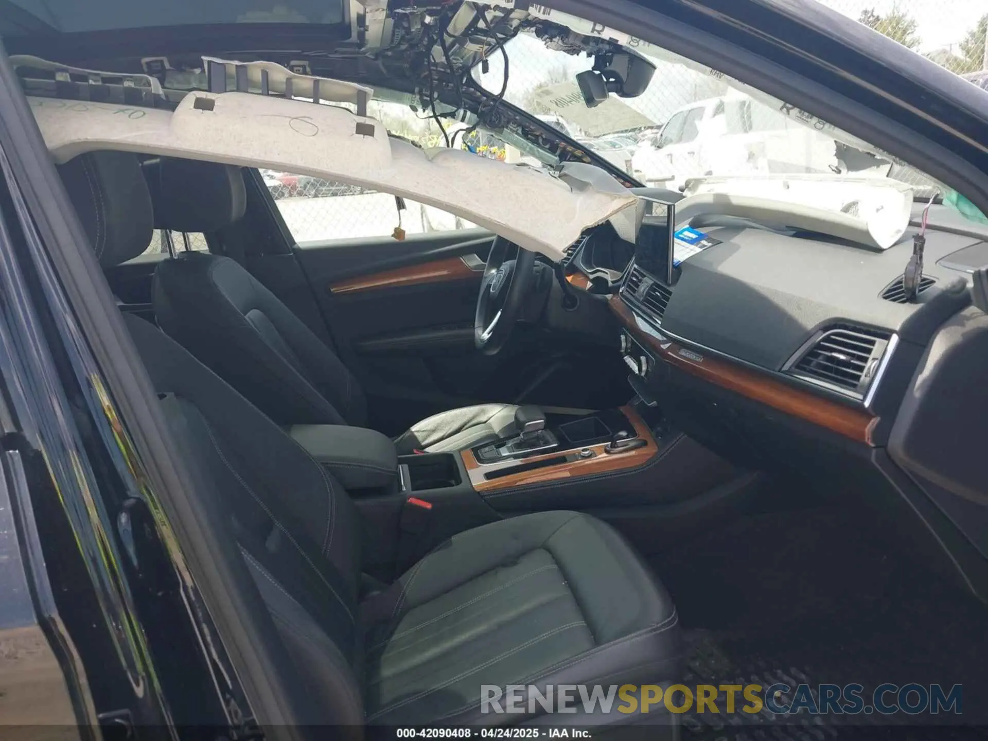 5 fotografías del automóvil dañado WA1BAAFY7M2024762 AUDI Q5 2021
