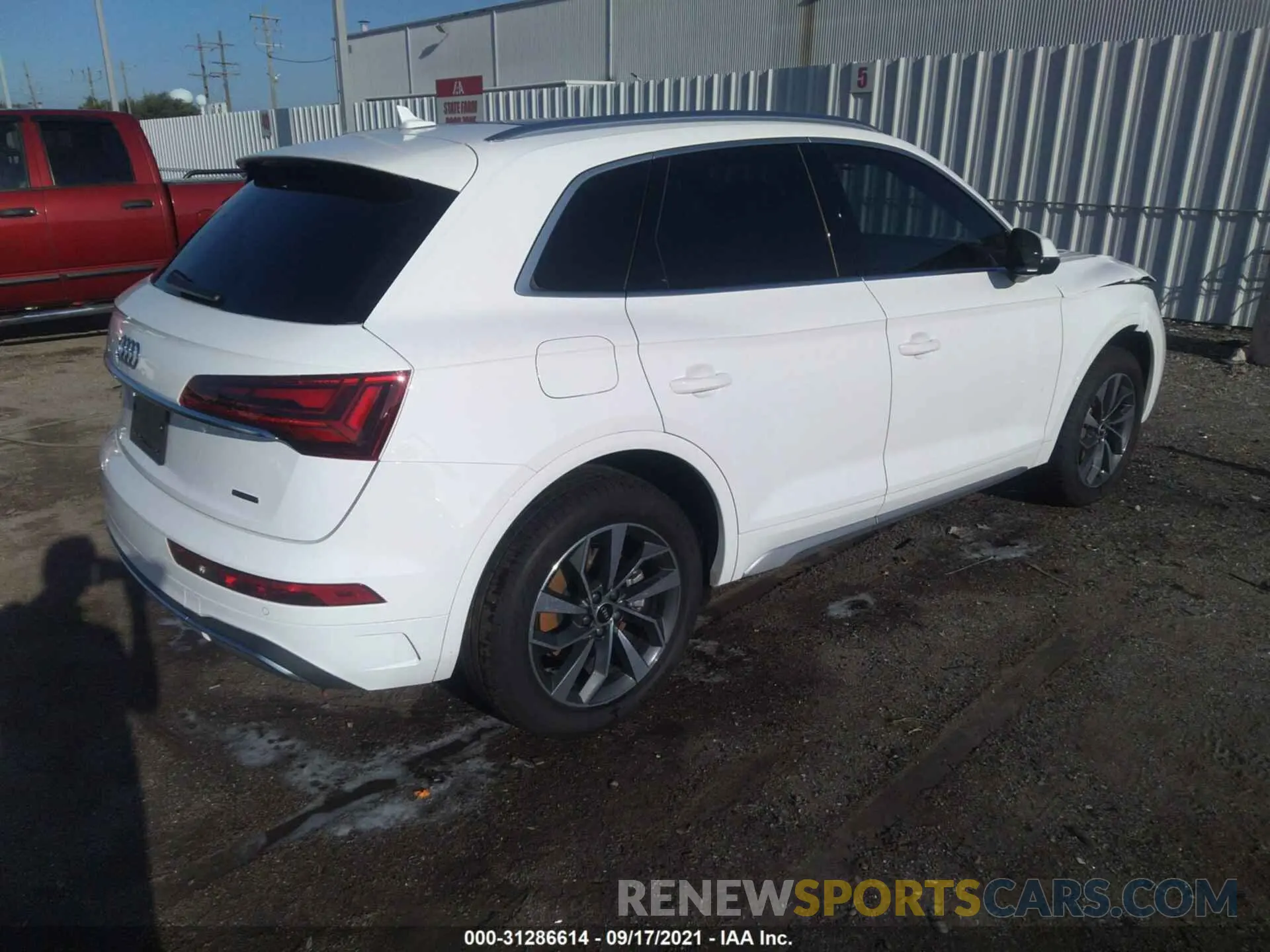 4 fotografías del automóvil dañado WA1BAAFY7M2035048 AUDI Q5 2021