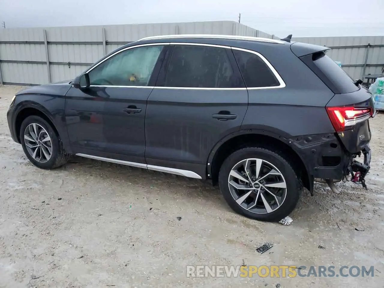 2 fotografías del automóvil dañado WA1BAAFY7M2066106 AUDI Q5 2021