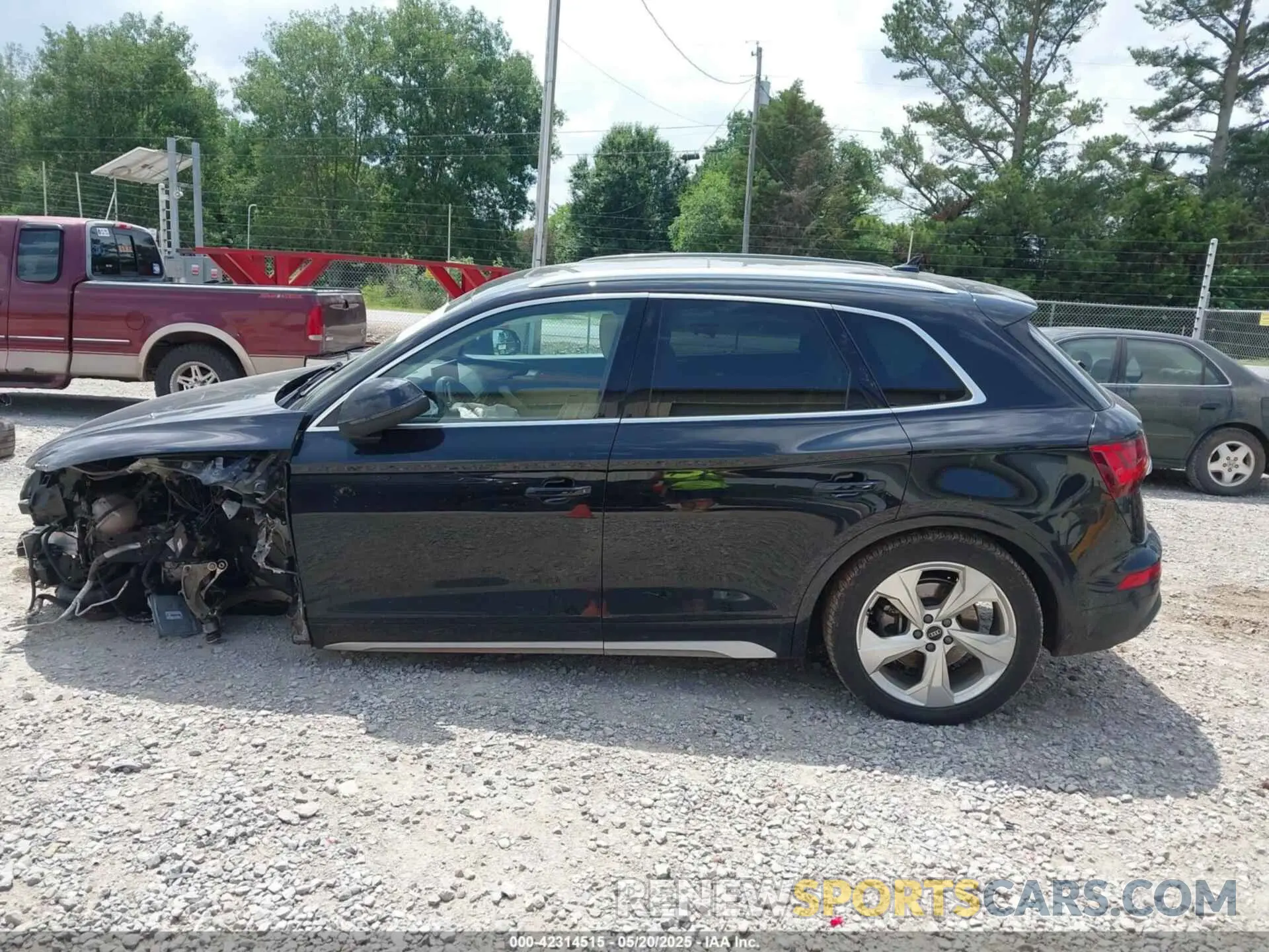 15 fotografías del automóvil dañado WA1BAAFY8M2097185 AUDI Q5 2021