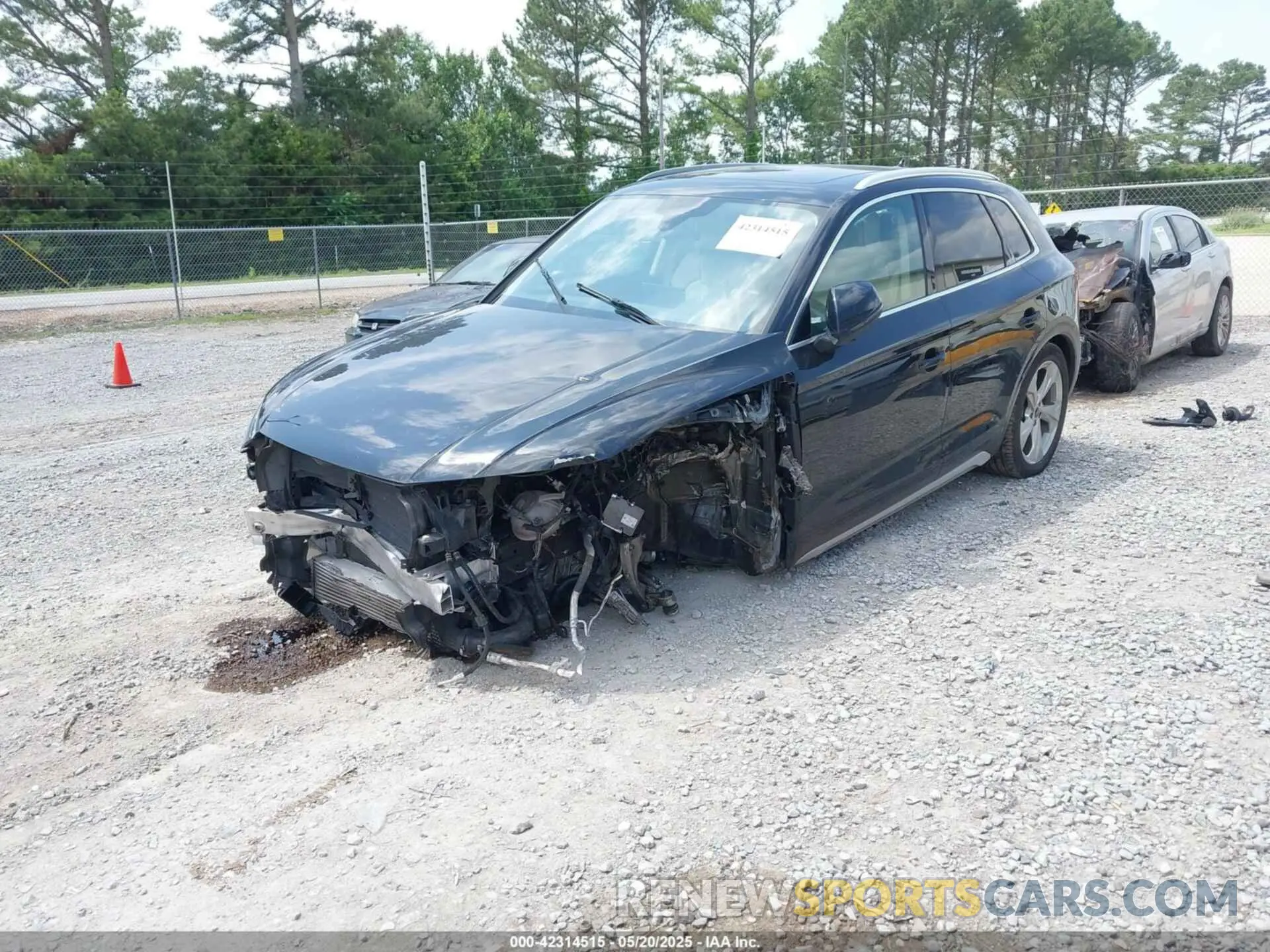 2 fotografías del automóvil dañado WA1BAAFY8M2097185 AUDI Q5 2021
