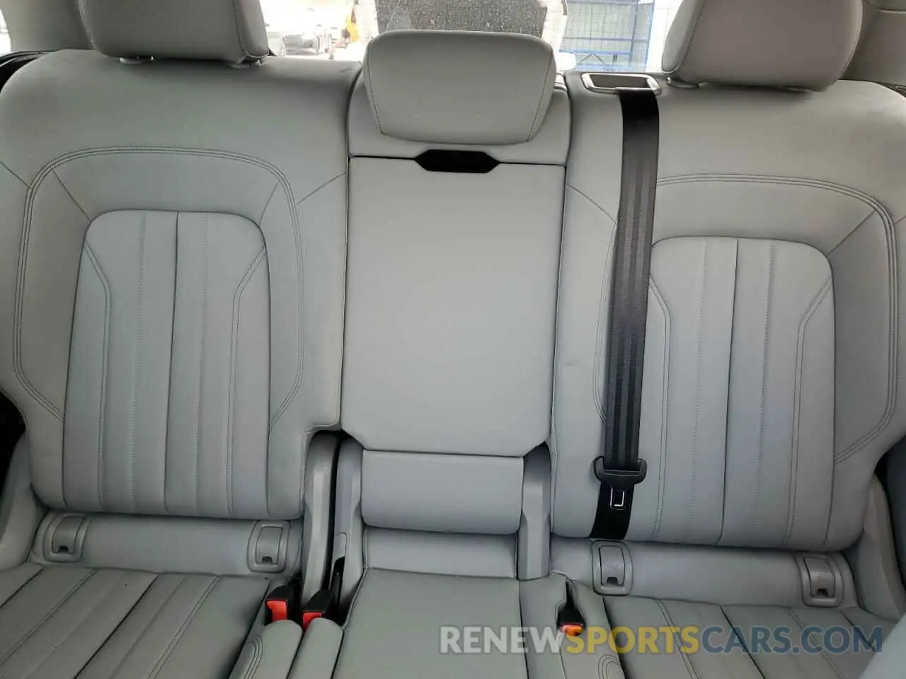 10 fotografías del automóvil dañado WA1BAAFY9M2068049 AUDI Q5 2021