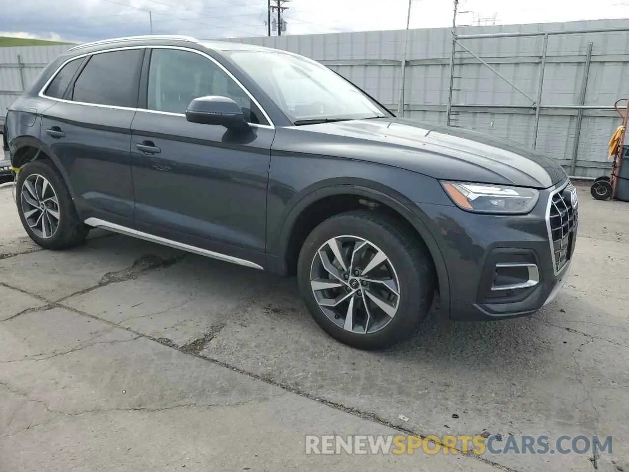 4 fotografías del automóvil dañado WA1BAAFY9M2068049 AUDI Q5 2021
