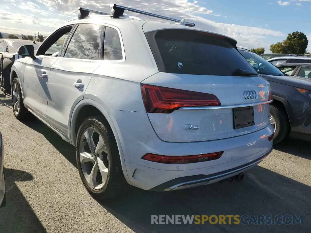 2 fotografías del automóvil dañado WA1BAAFY9M2071131 AUDI Q5 2021