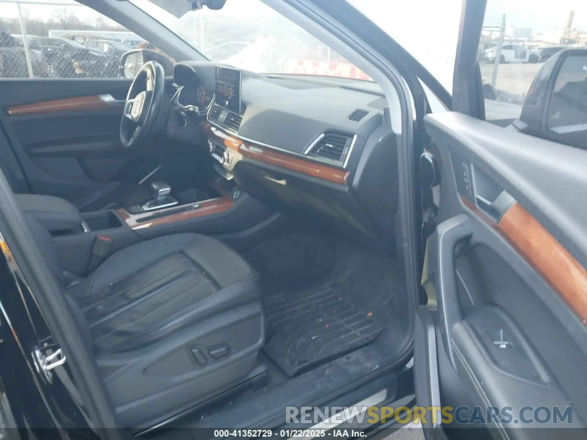 5 fotografías del automóvil dañado WA1BAAFYXM2112074 AUDI Q5 2021