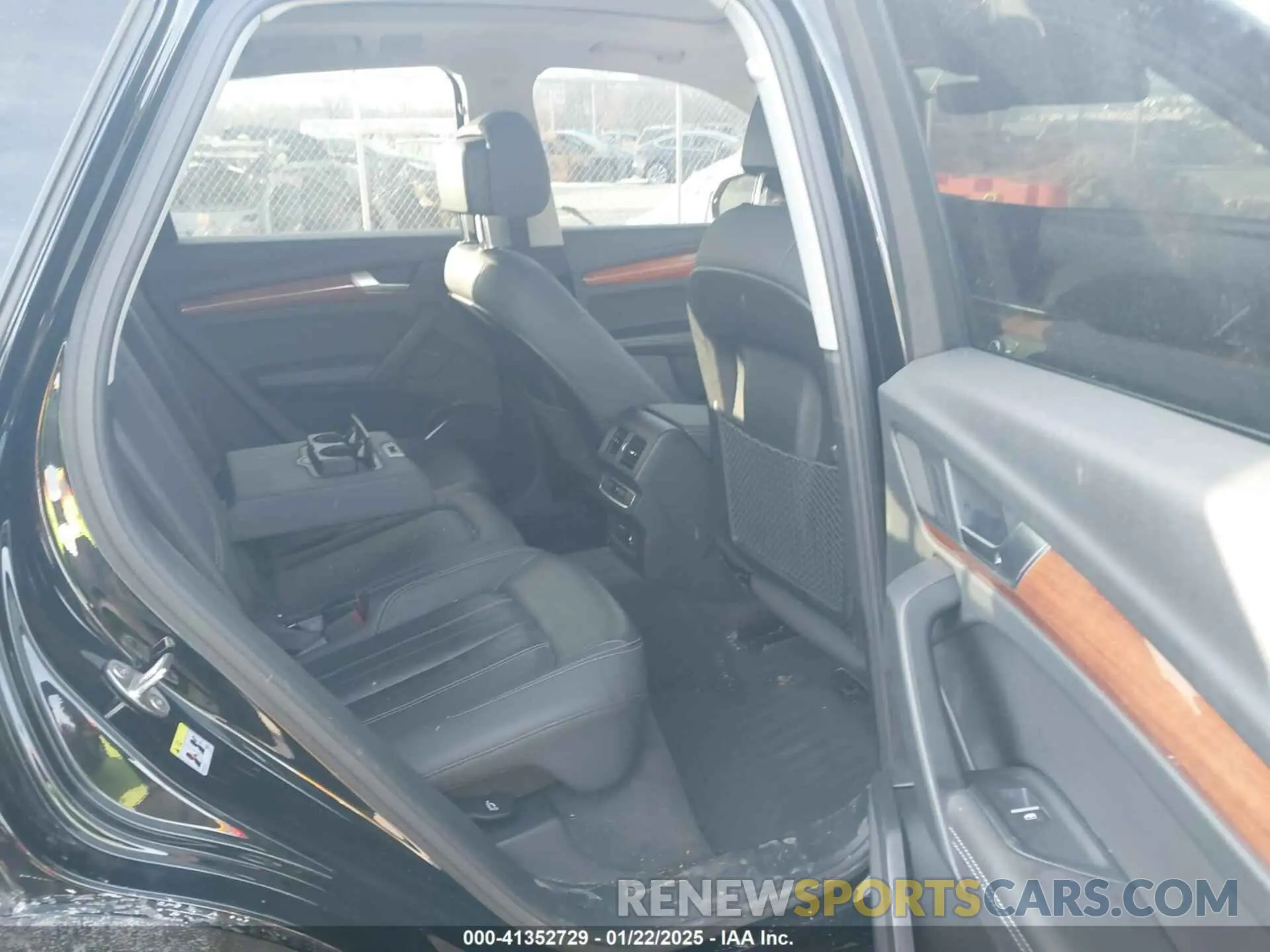 8 fotografías del automóvil dañado WA1BAAFYXM2112074 AUDI Q5 2021