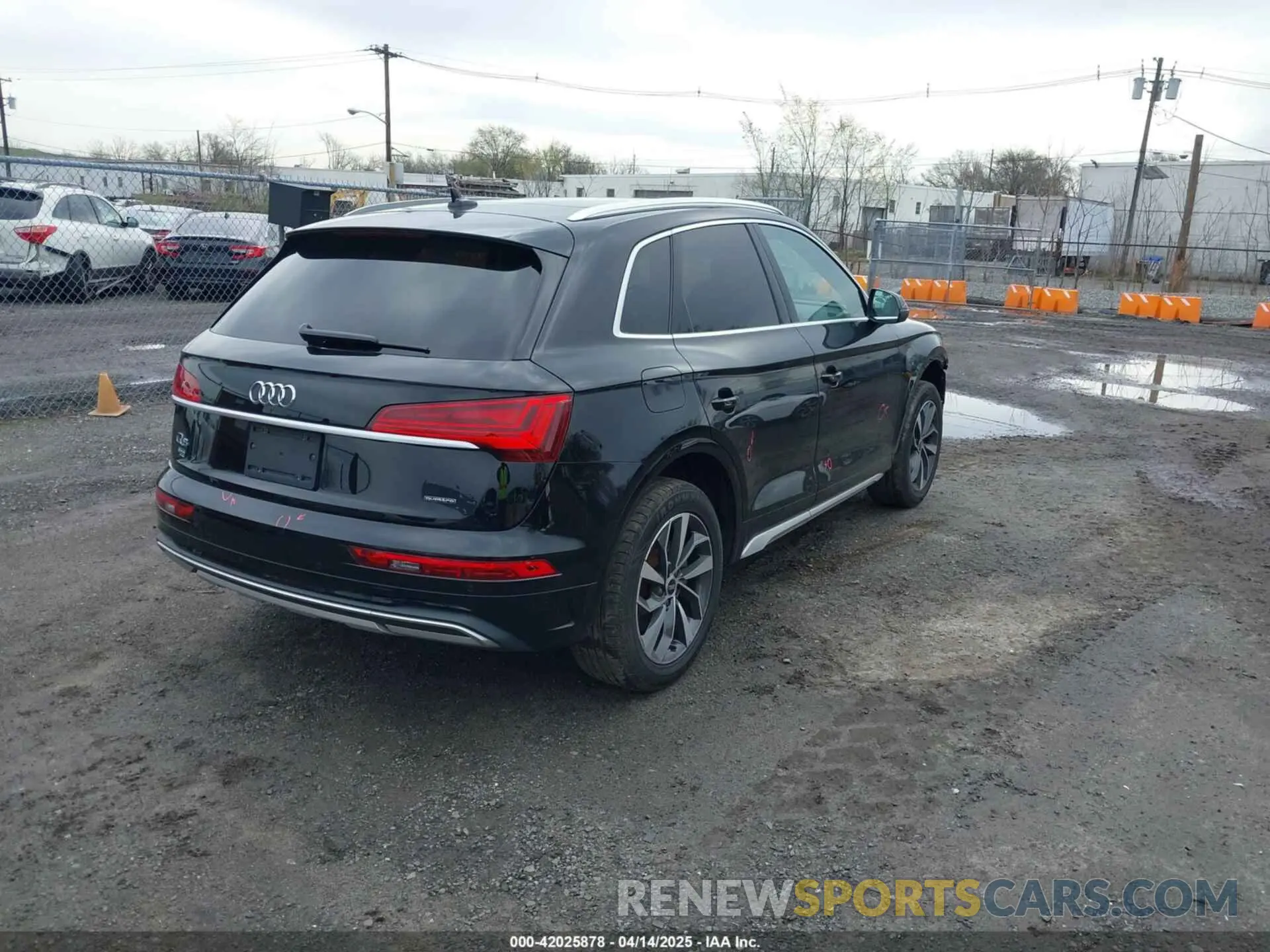 4 fotografías del automóvil dañado WA1BAAFYXM2117064 AUDI Q5 2021