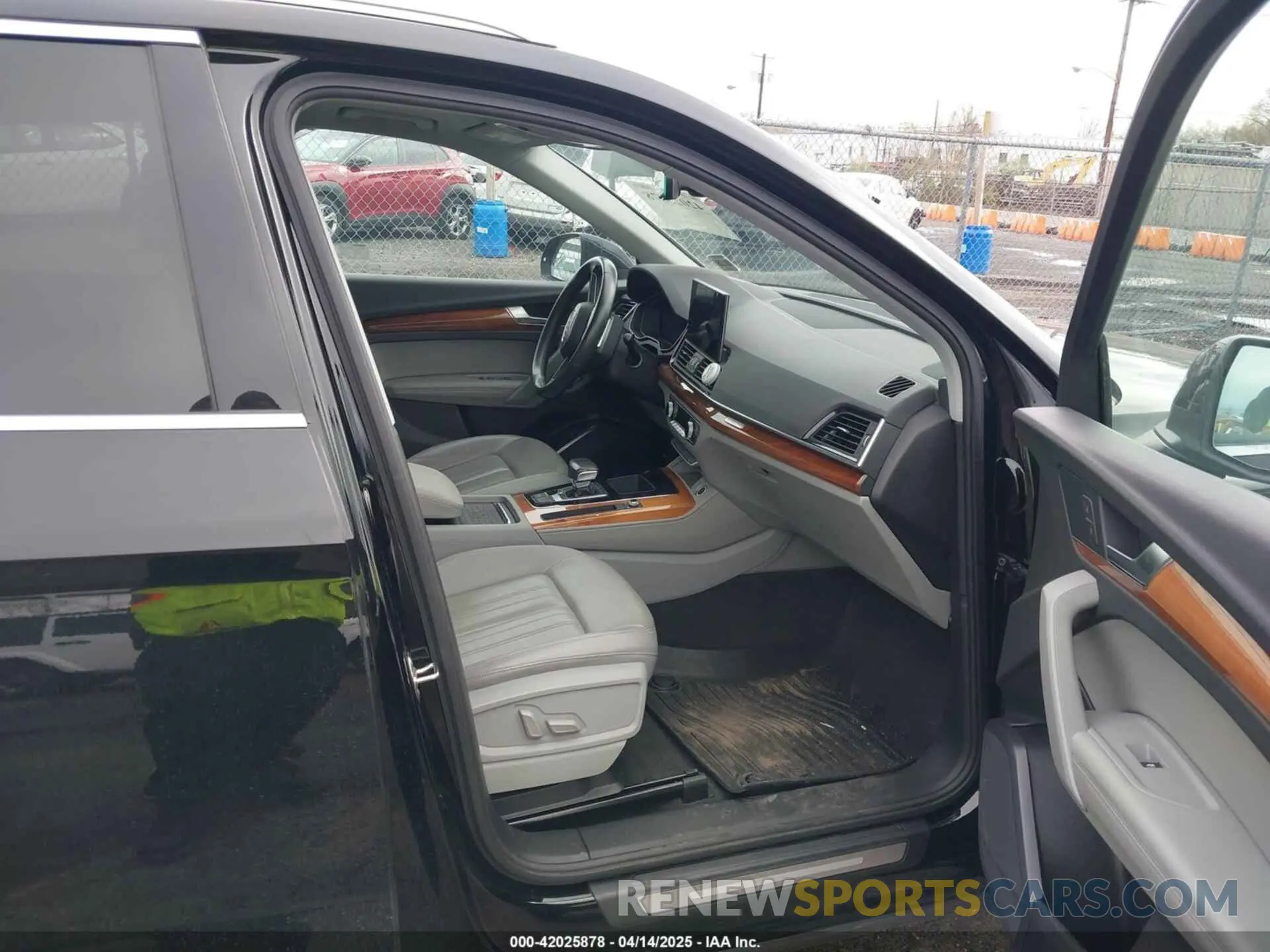 5 fotografías del automóvil dañado WA1BAAFYXM2117064 AUDI Q5 2021