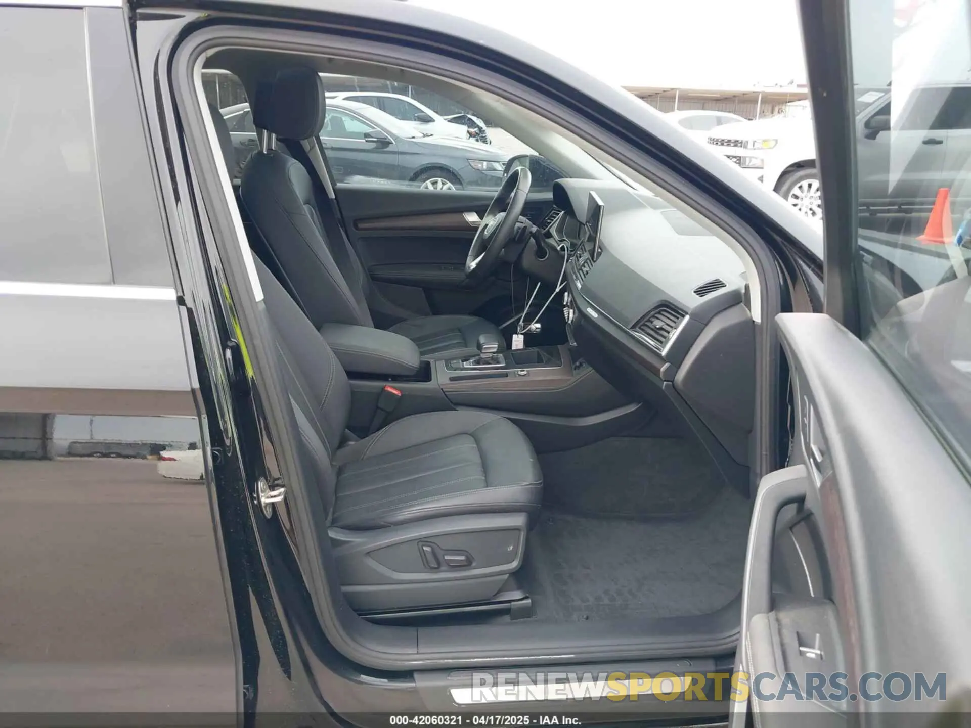 5 fotografías del automóvil dañado WA1BAAFYXM2135919 AUDI Q5 2021