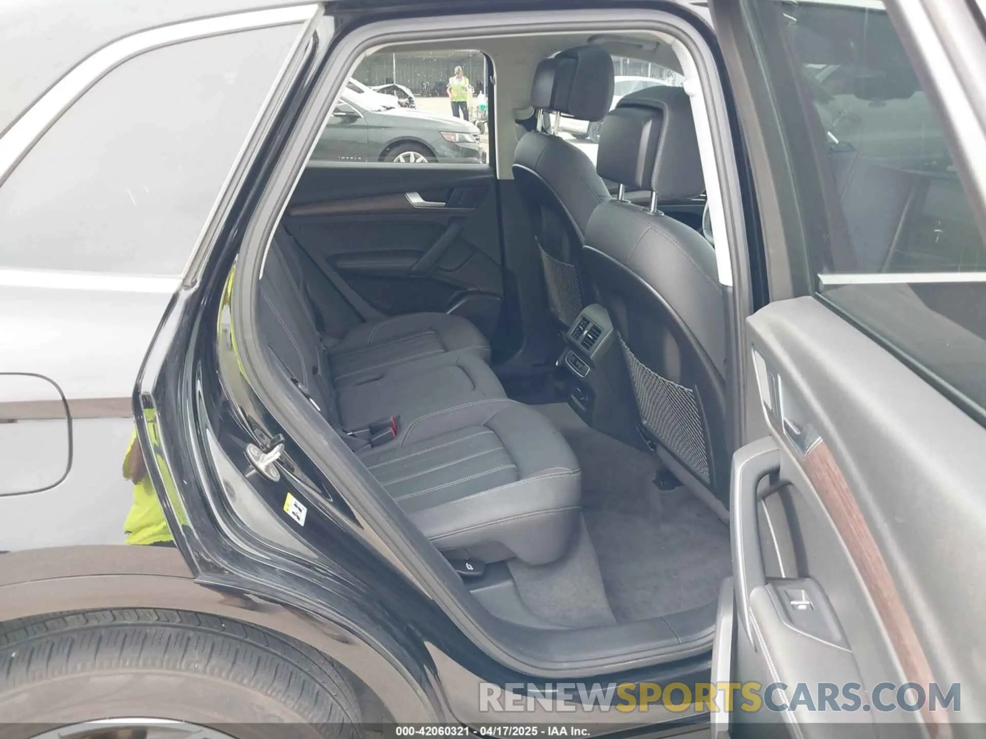8 fotografías del automóvil dañado WA1BAAFYXM2135919 AUDI Q5 2021