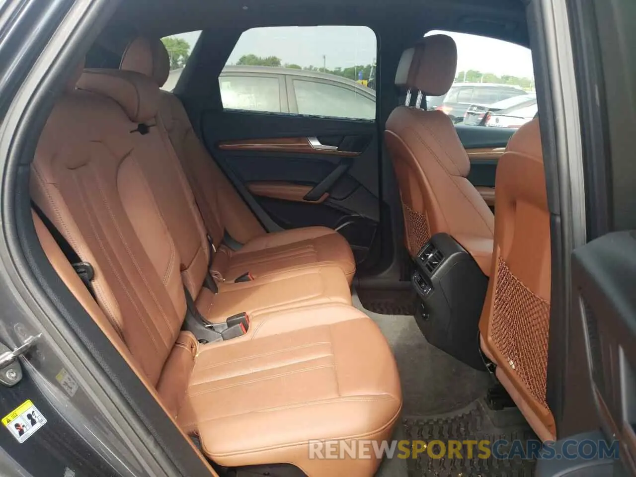 10 fotografías del automóvil dañado WA1CAAFY5M2106946 AUDI Q5 2021
