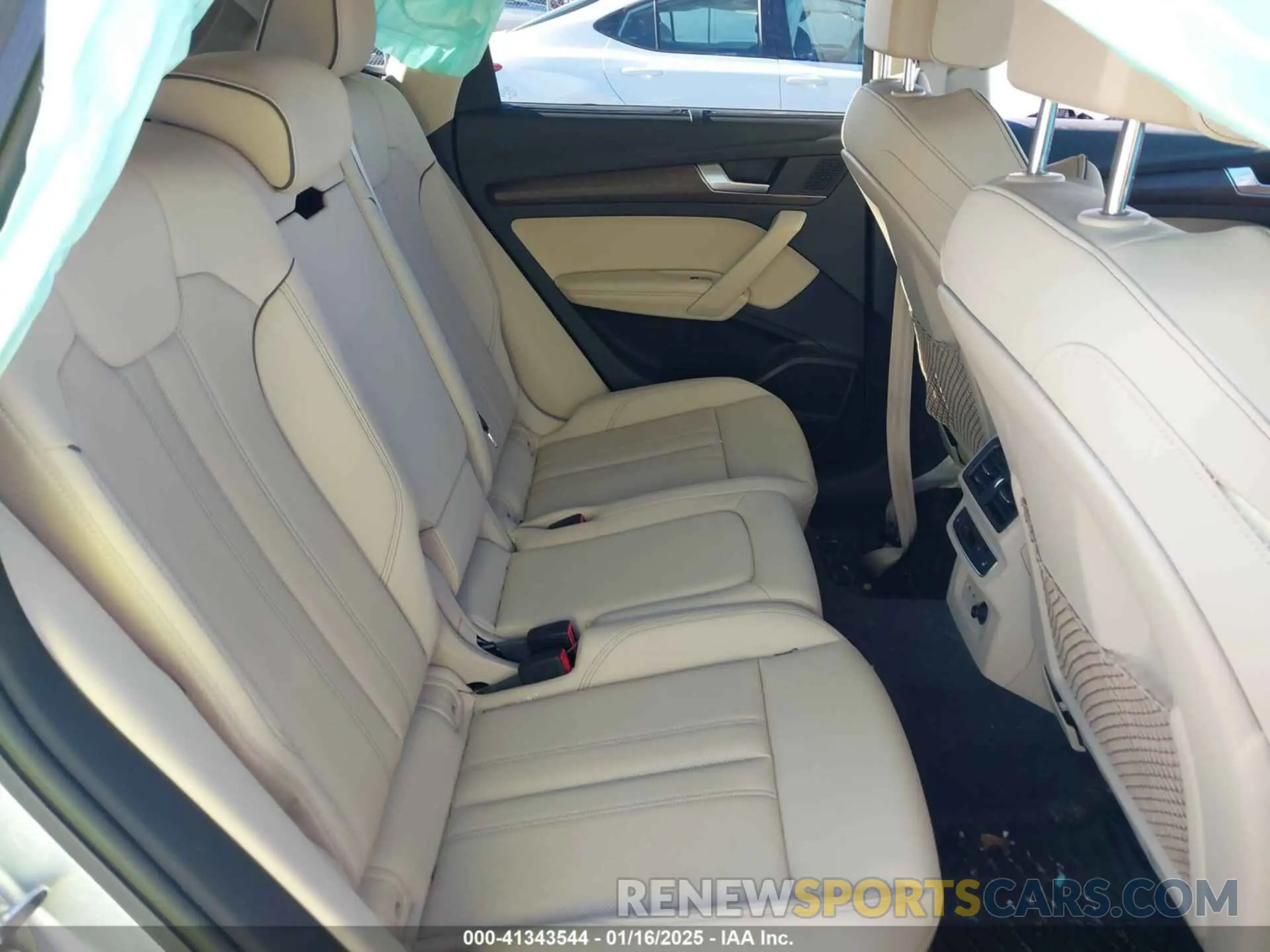 8 fotografías del automóvil dañado WA1CAAFY6M2048054 AUDI Q5 2021