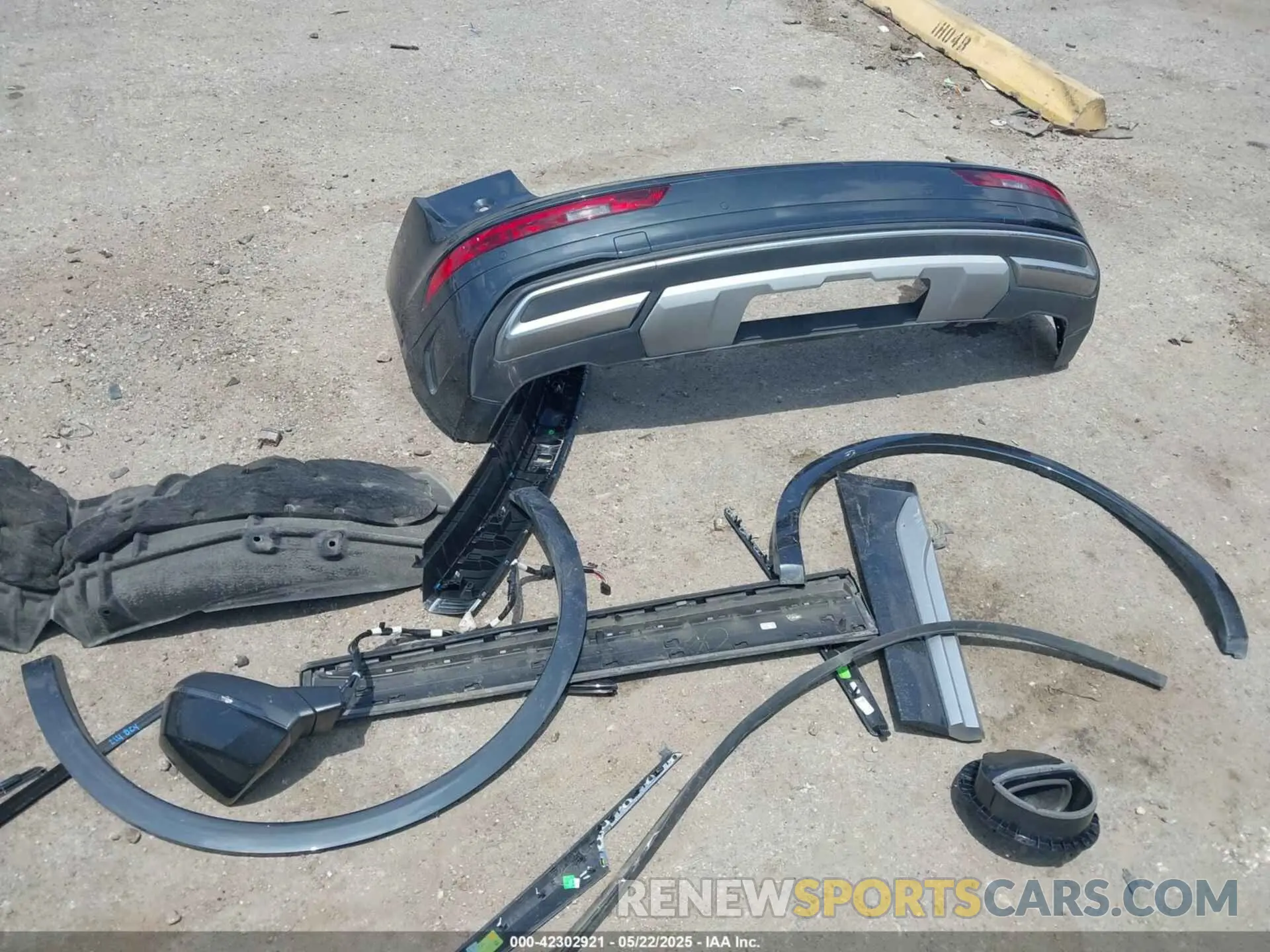 12 fotografías del automóvil dañado WA1CAAFY6M2114408 AUDI Q5 2021
