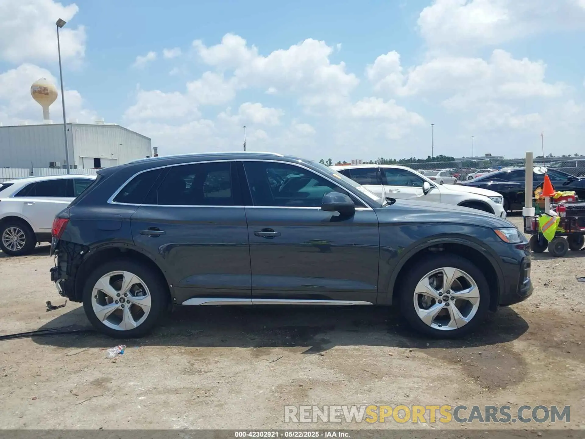 14 fotografías del automóvil dañado WA1CAAFY6M2114408 AUDI Q5 2021