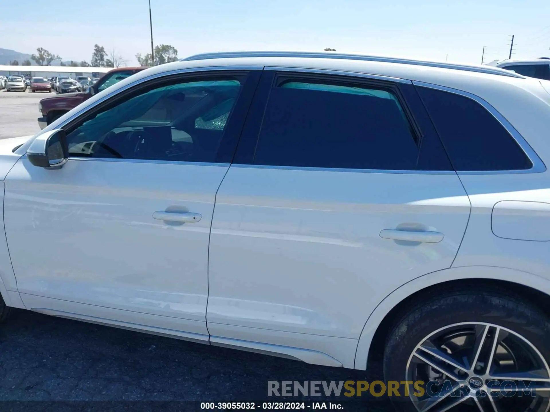 14 fotografías del automóvil dañado WA1E2AFY1M2088449 AUDI Q5 2021