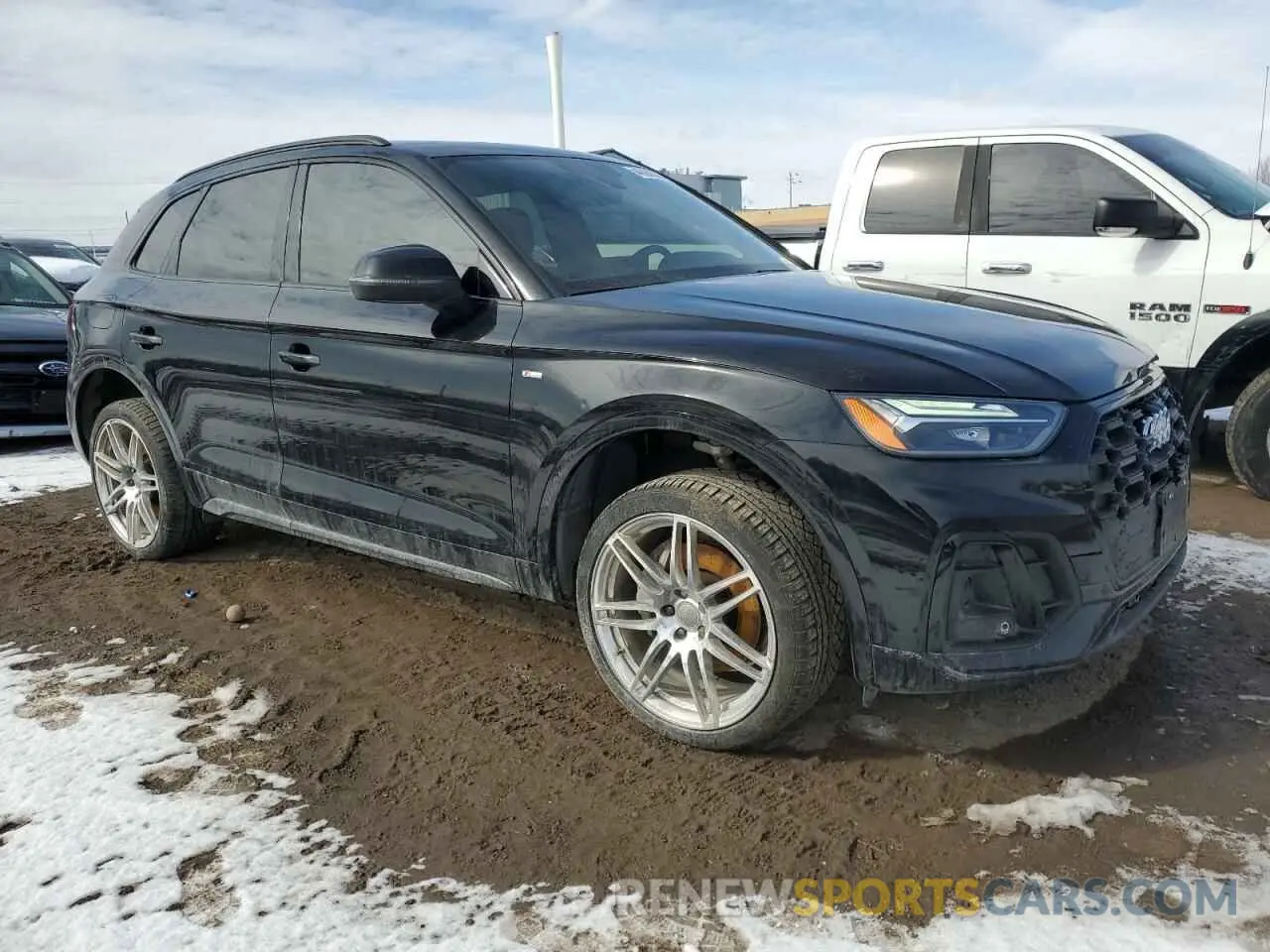 4 fotografías del automóvil dañado WA1EAAFY3M2058372 AUDI Q5 2021