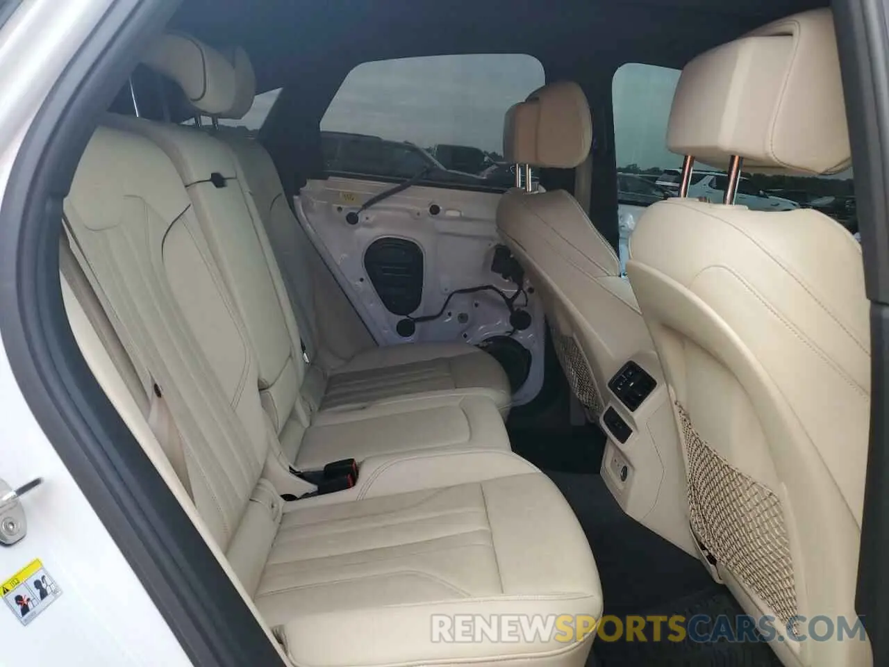 11 fotografías del automóvil dañado WA15AAFY1N2121079 AUDI Q5 2022