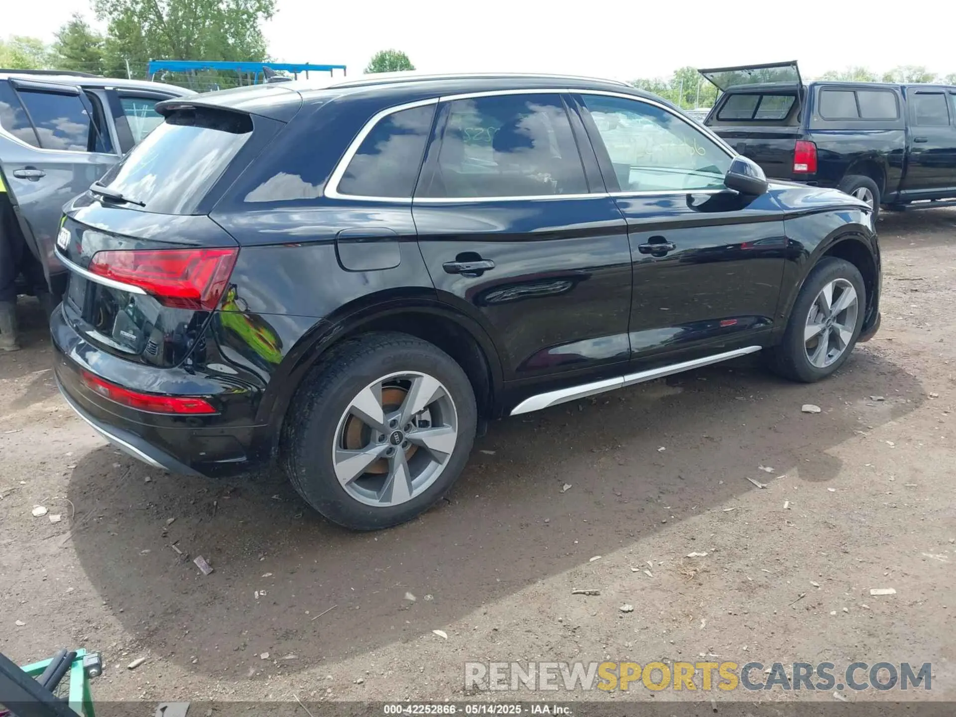 4 fotografías del automóvil dañado WA1BBAFY5N2135244 AUDI Q5 2022