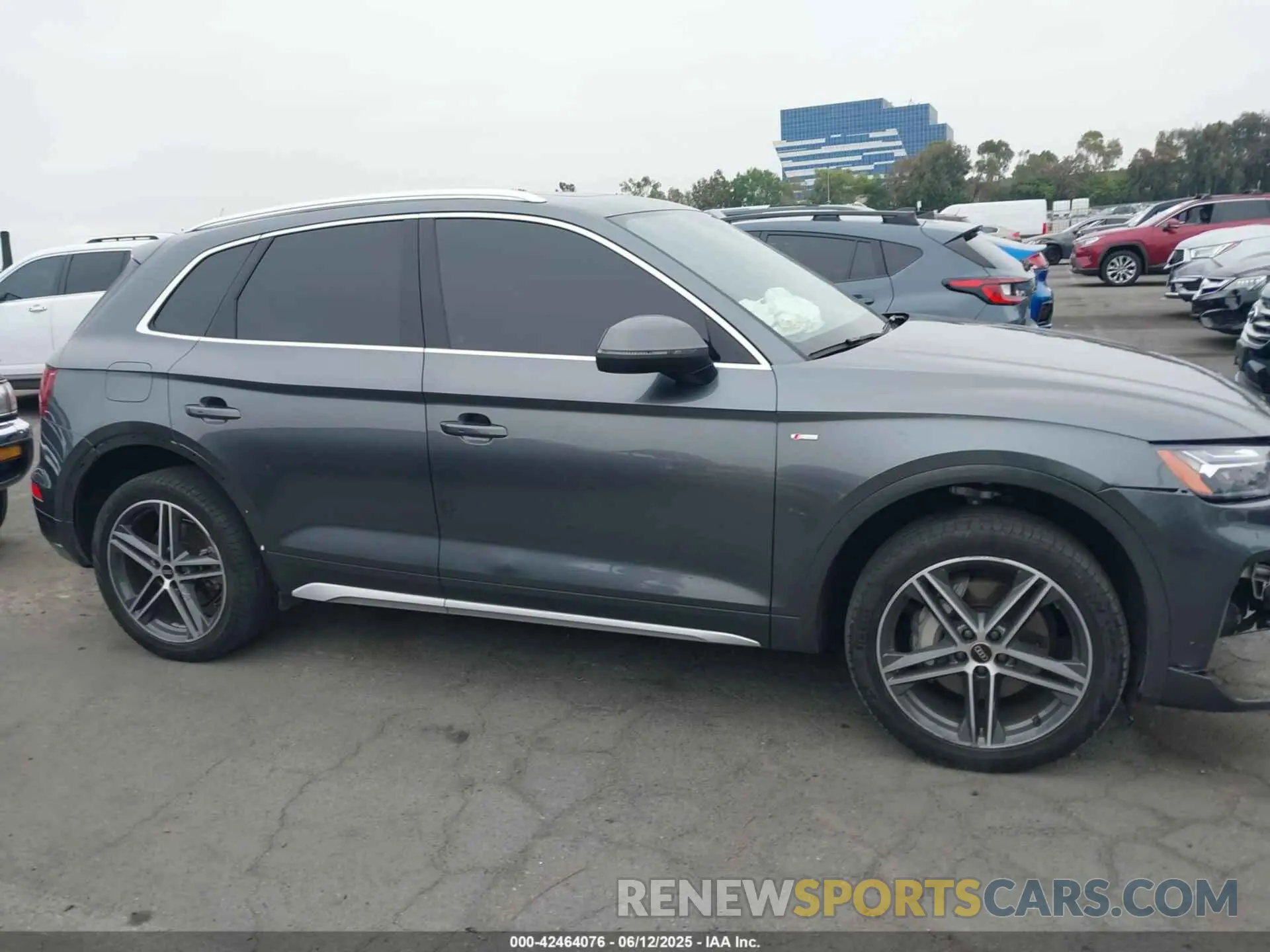 13 fotografías del automóvil dañado WA1E2AFY4N2097860 AUDI Q5 2022