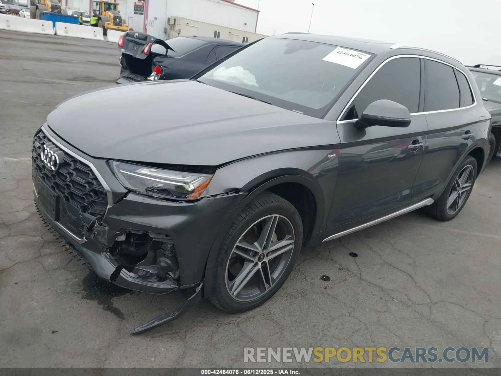 2 fotografías del automóvil dañado WA1E2AFY4N2097860 AUDI Q5 2022