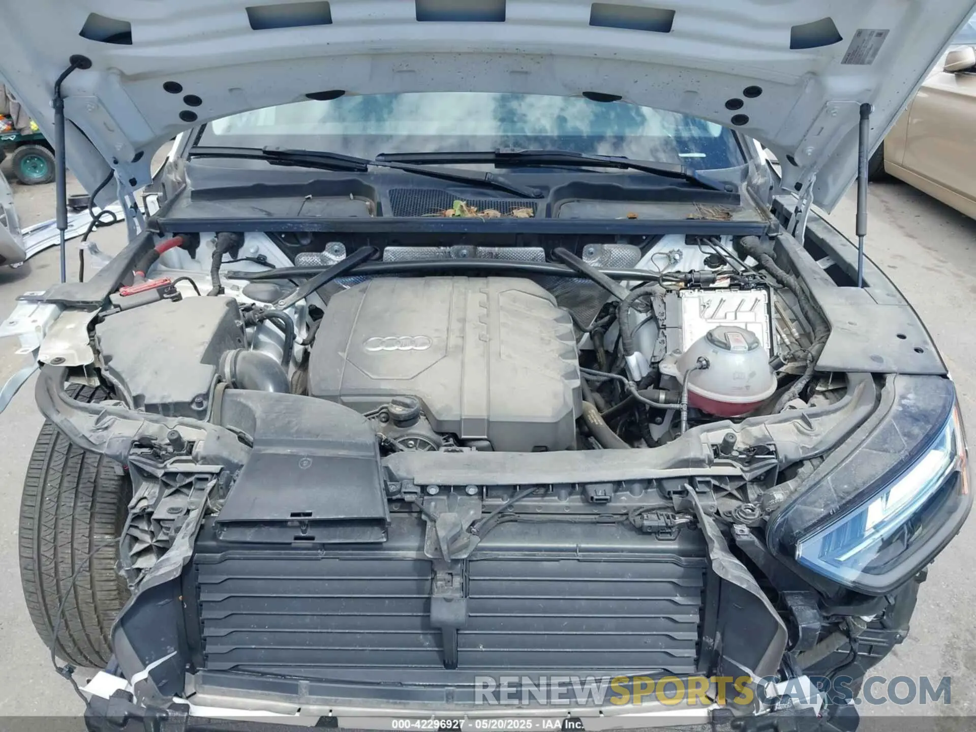 10 fotografías del automóvil dañado WA1EAAFY0N2021054 AUDI Q5 2022