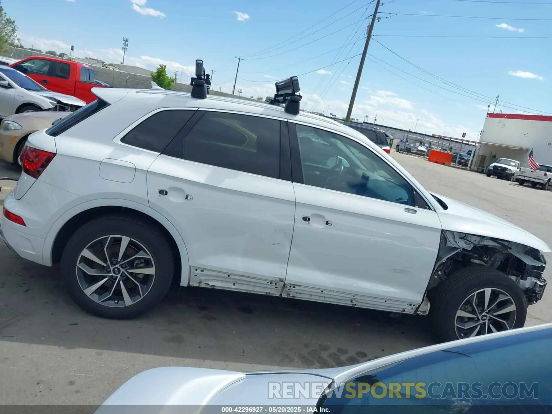 14 fotografías del automóvil dañado WA1EAAFY0N2021054 AUDI Q5 2022