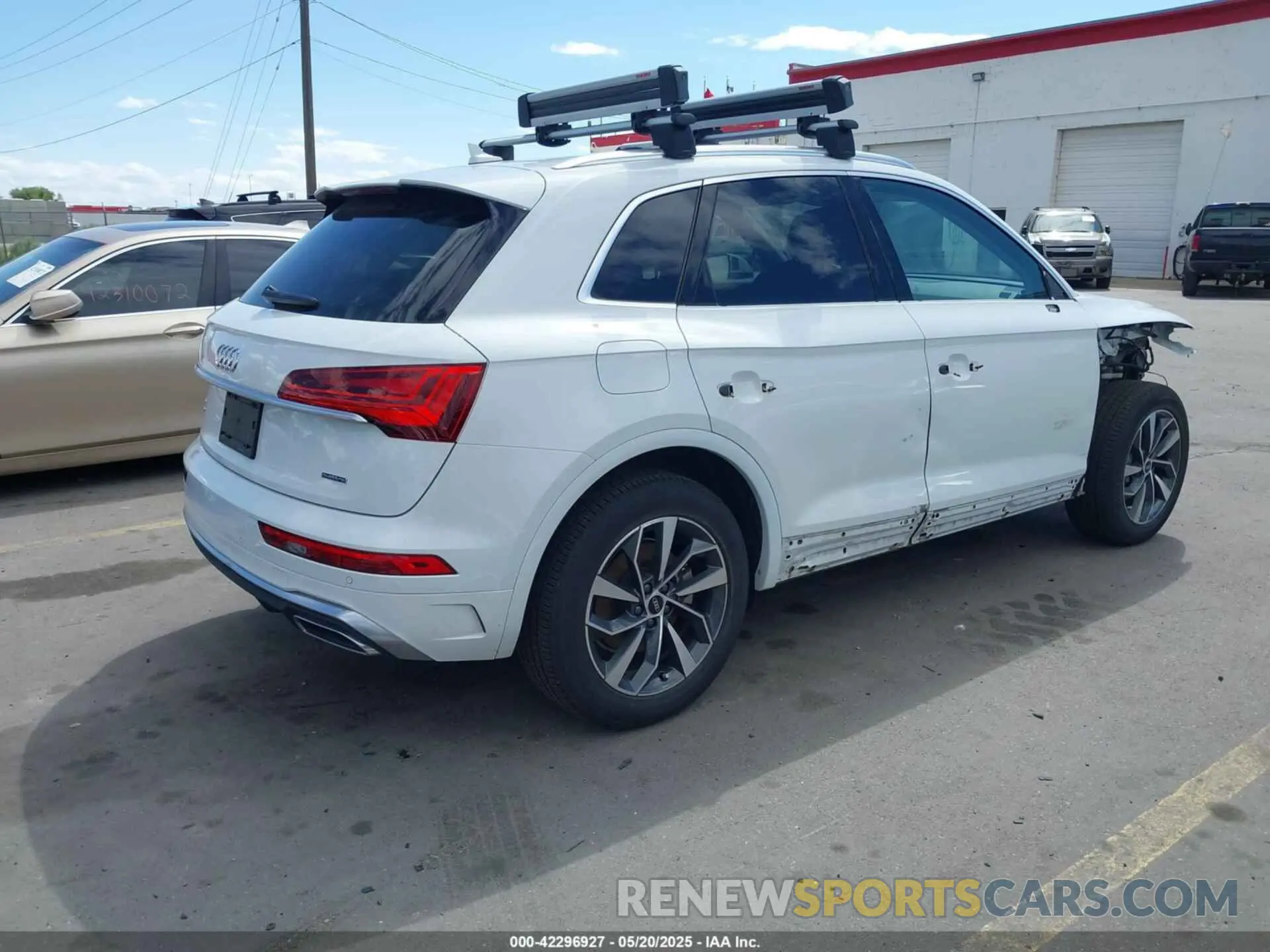 4 fotografías del automóvil dañado WA1EAAFY0N2021054 AUDI Q5 2022
