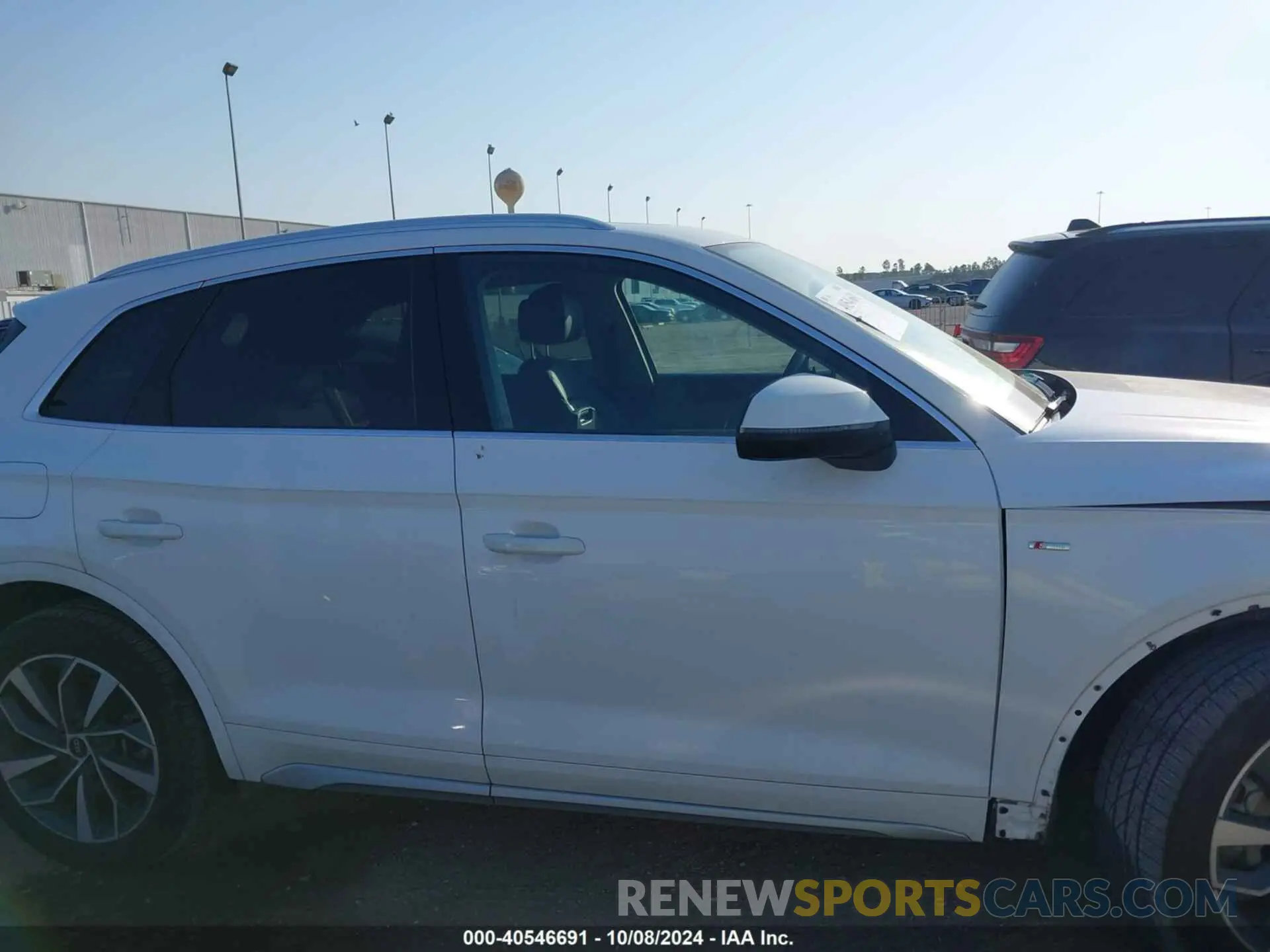 14 fotografías del automóvil dañado WA1EAAFY0N2086809 AUDI Q5 2022