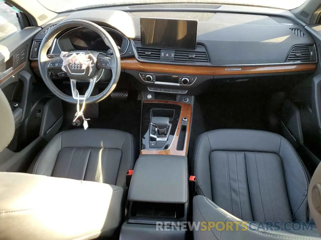 8 fotografías del automóvil dañado WA1EAAFY0N2130050 AUDI Q5 2022