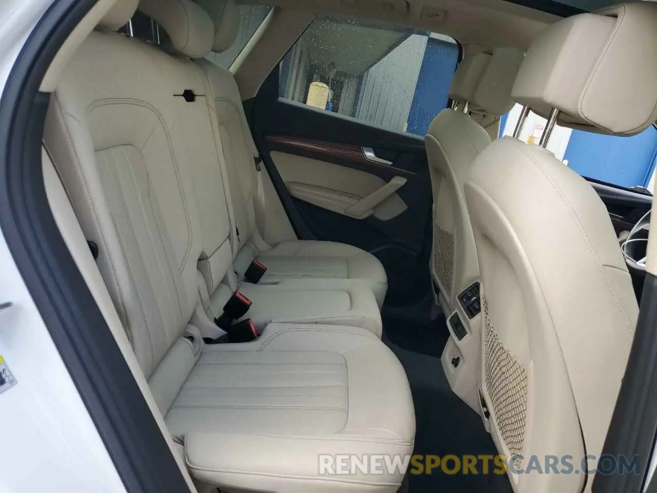 11 fotografías del automóvil dañado WA1EAAFY1N2015893 AUDI Q5 2022