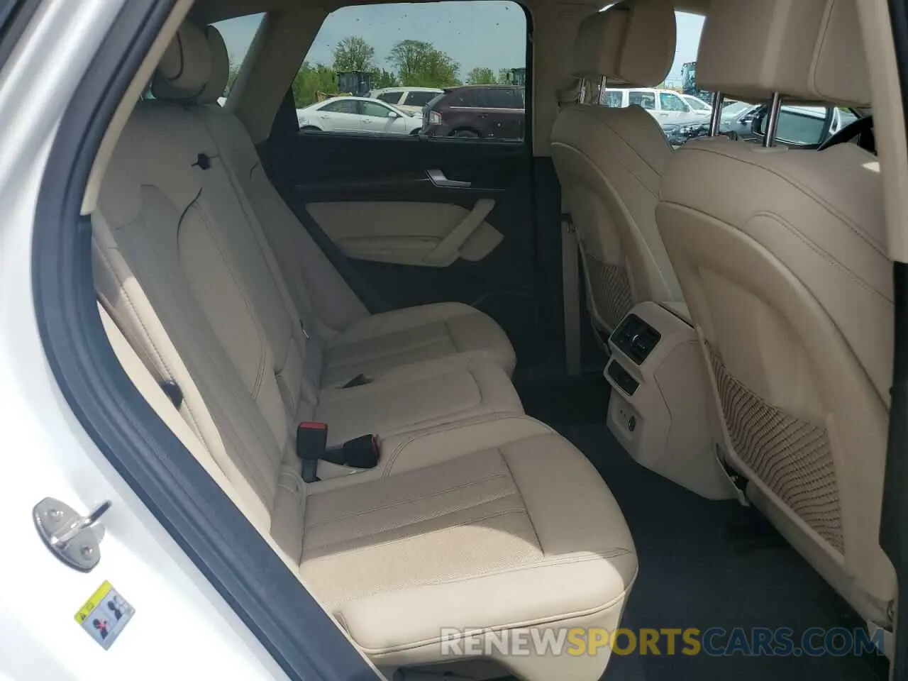 11 fotografías del automóvil dañado WA1EAAFY1N2048022 AUDI Q5 2022