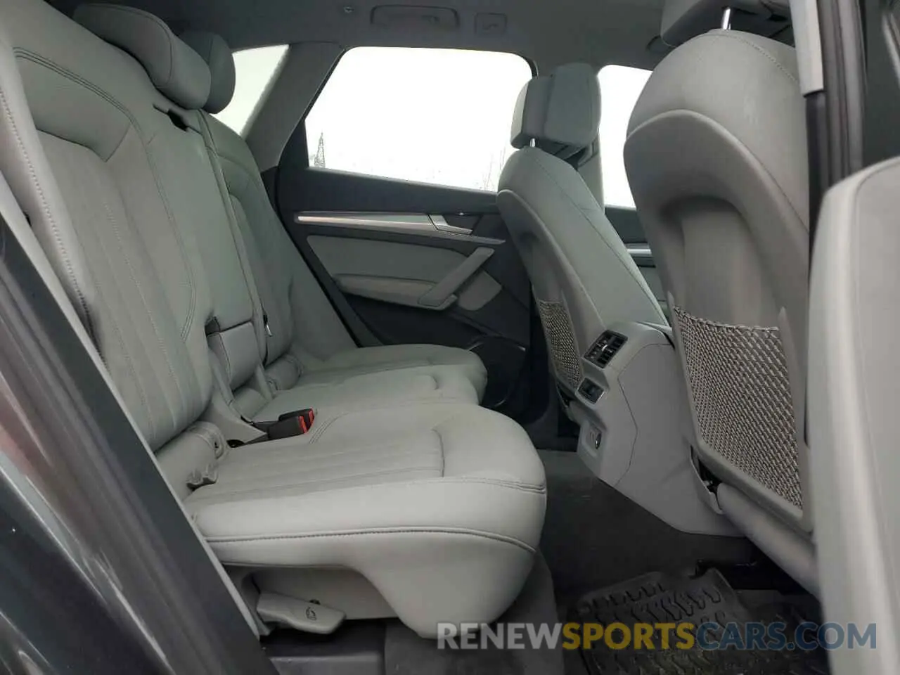 11 fotografías del automóvil dañado WA1EAAFY2N2028782 AUDI Q5 2022