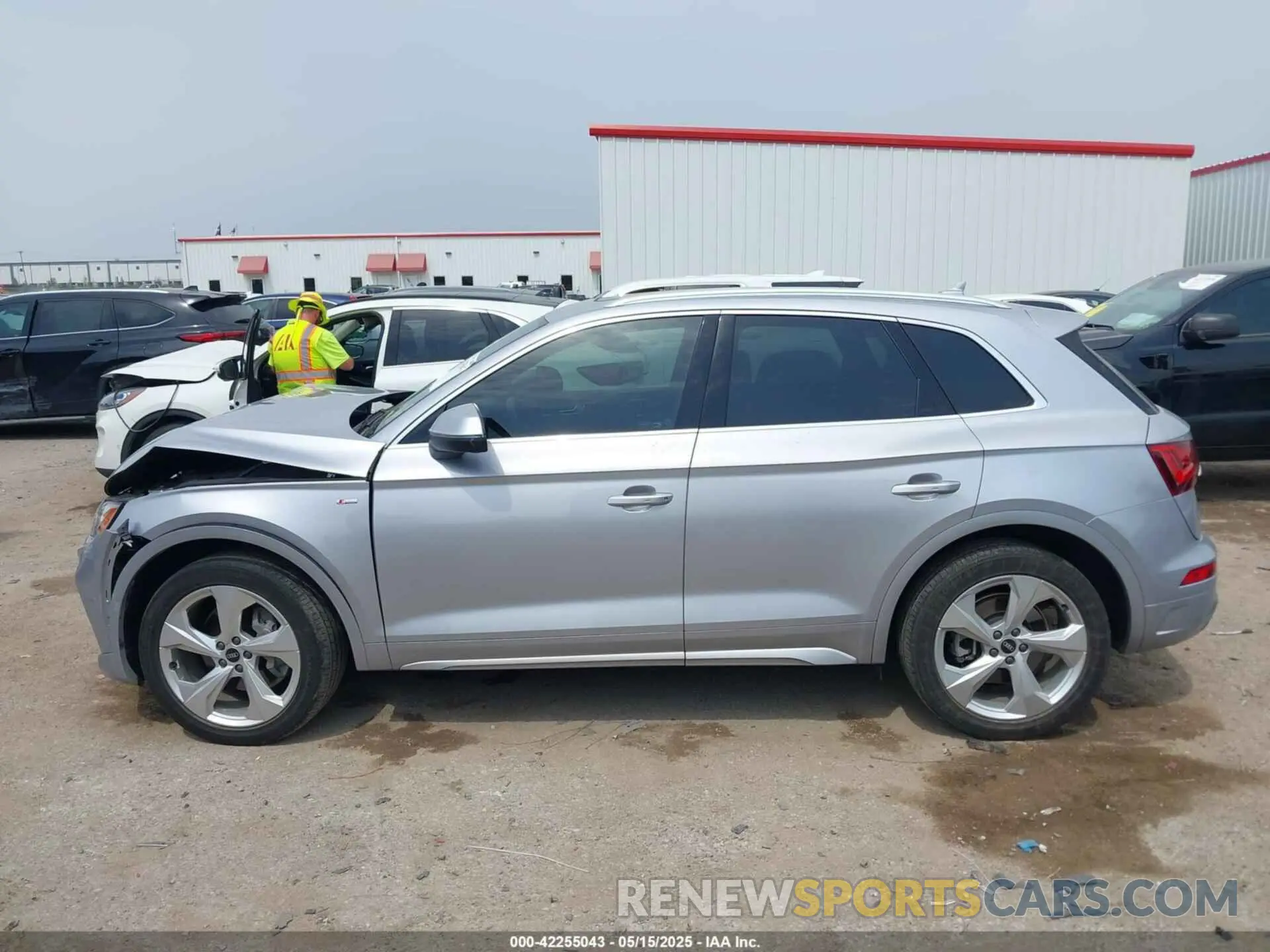 14 fotografías del automóvil dañado WA1EAAFY2N2081546 AUDI Q5 2022
