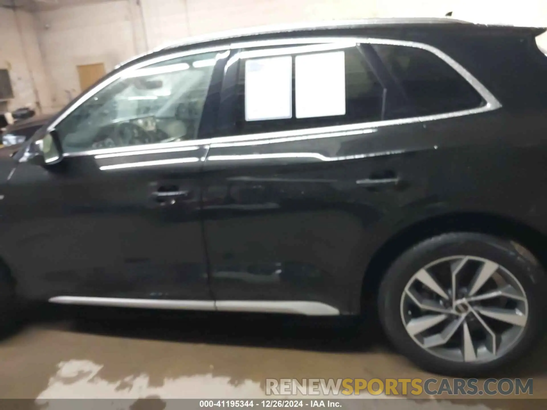 14 fotografías del automóvil dañado WA1EAAFY2N2122127 AUDI Q5 2022