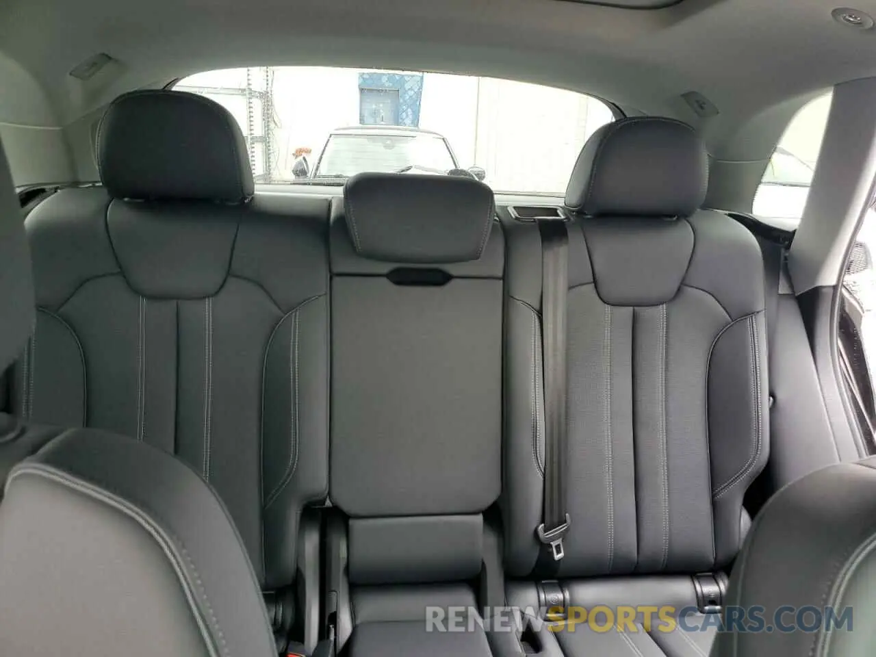 10 fotografías del automóvil dañado WA1EAAFY3N2060771 AUDI Q5 2022